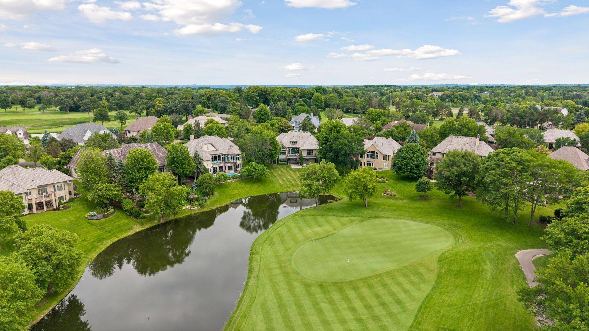 18394 Nicklaus WAY, Eden Prairie, MN 55347