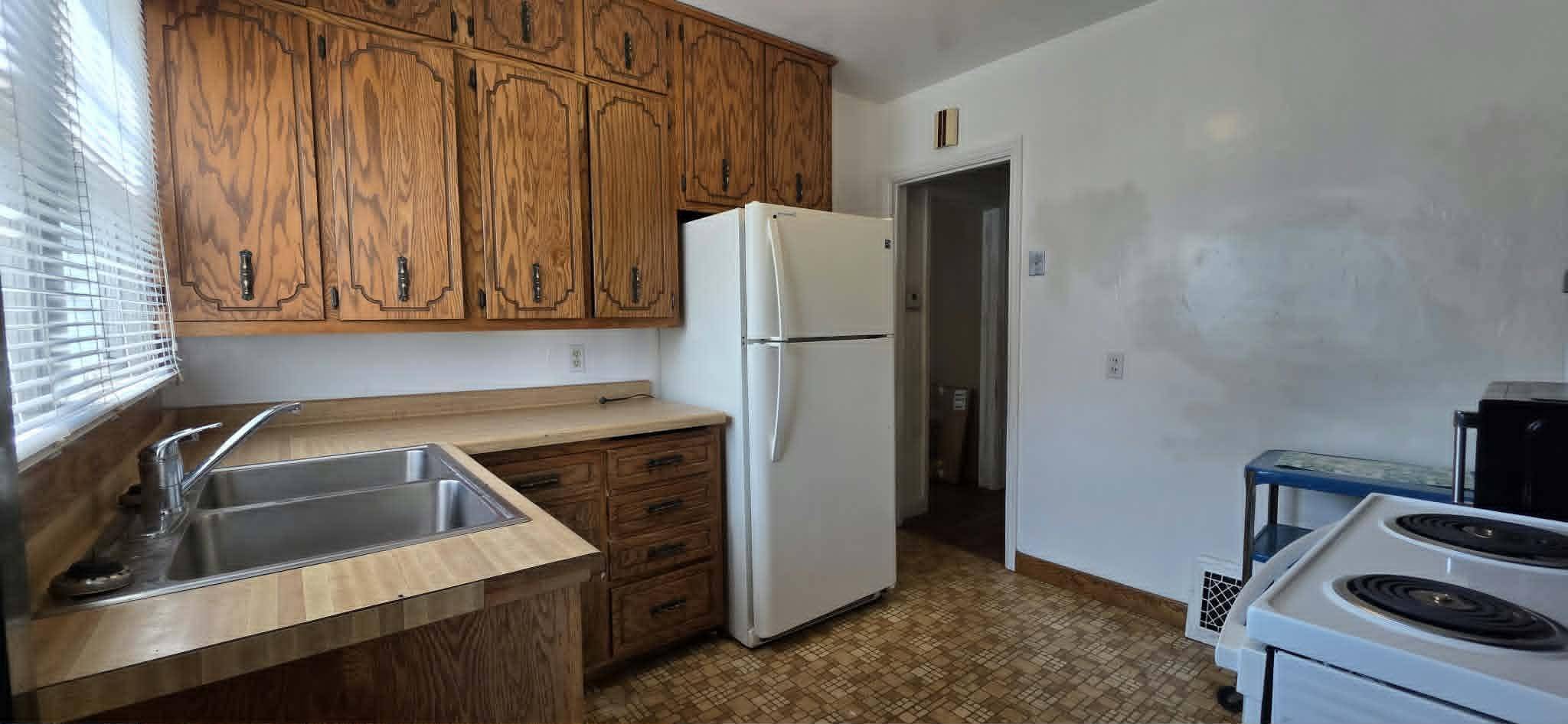 122 W 5th ST, Litchfield, MN 55355