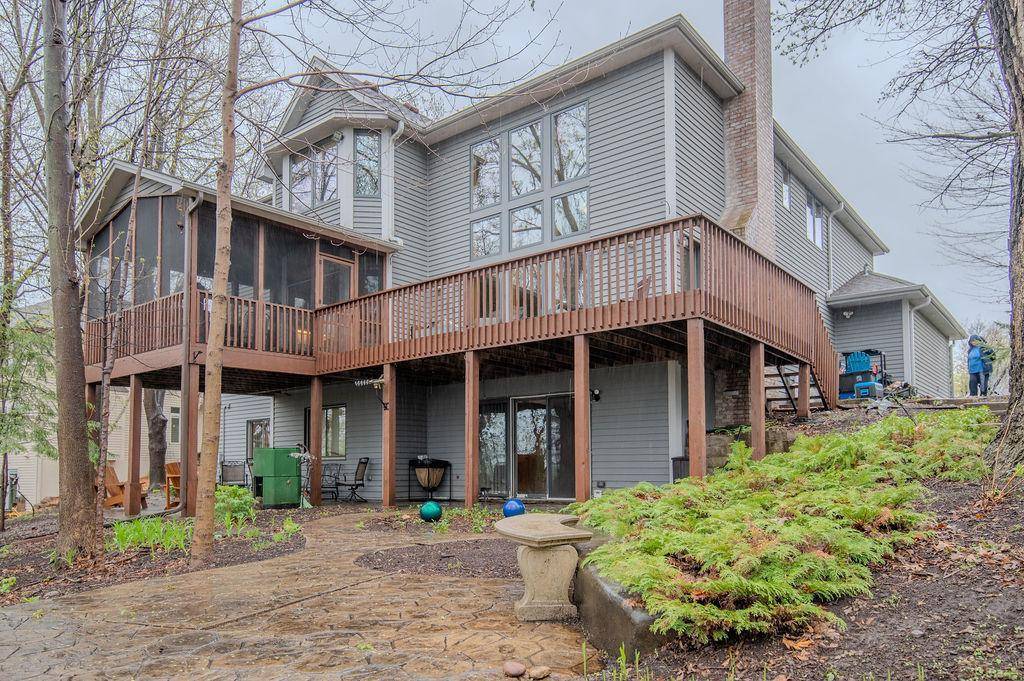13856 Essex TRL, Apple Valley, MN 55124