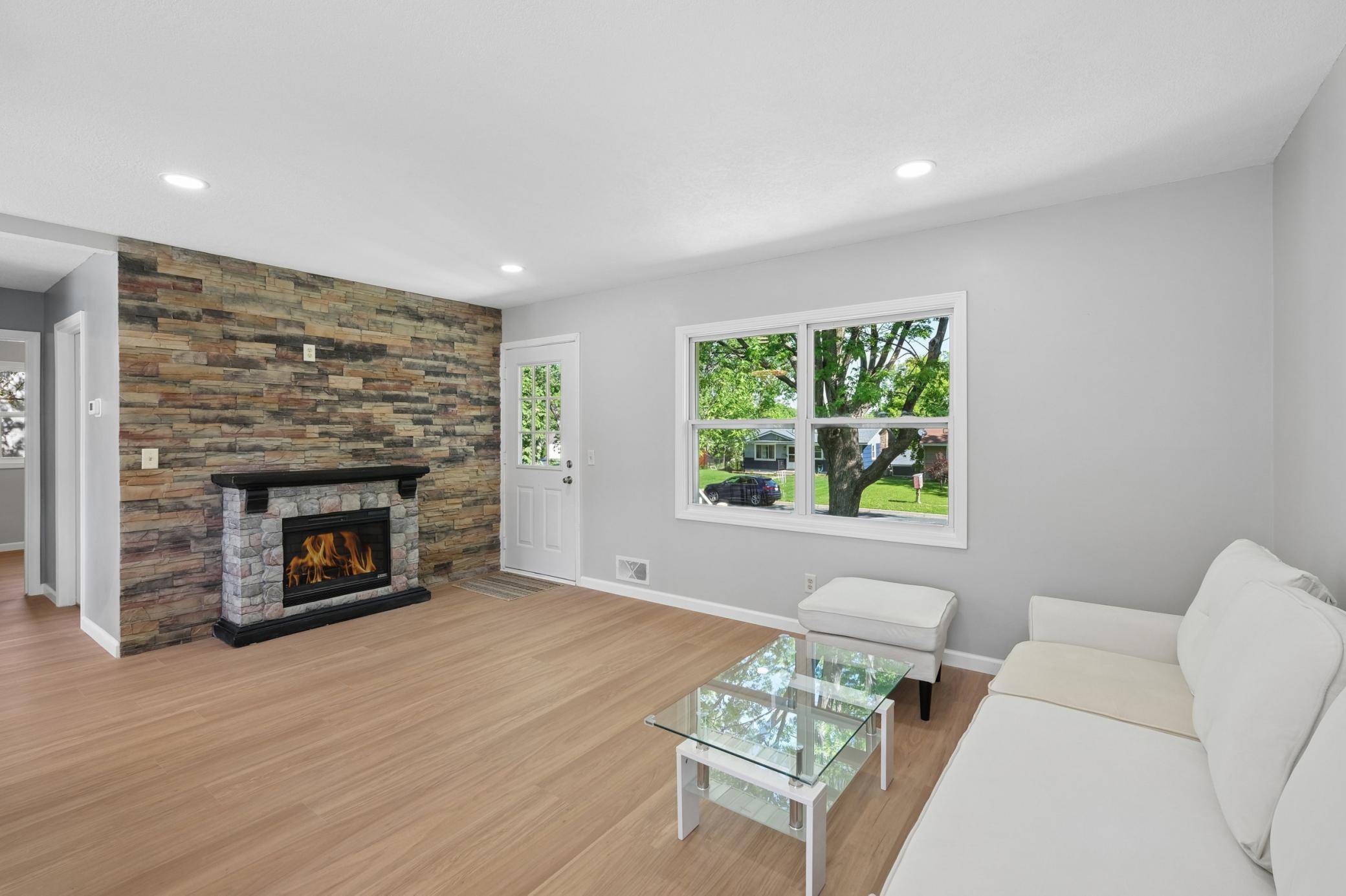 820 7th AVE E, Shakopee, MN 55379