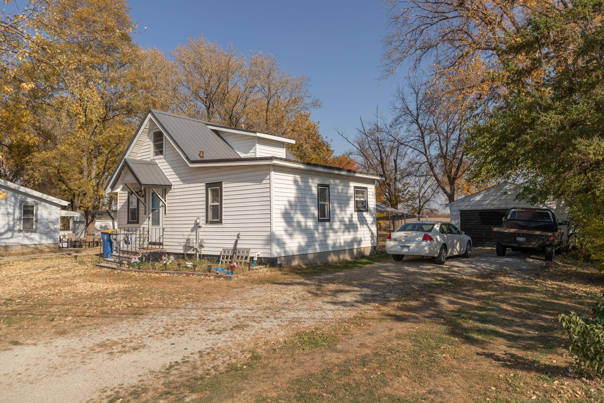 237 Mill AVE S, Blooming Prairie, MN 55917