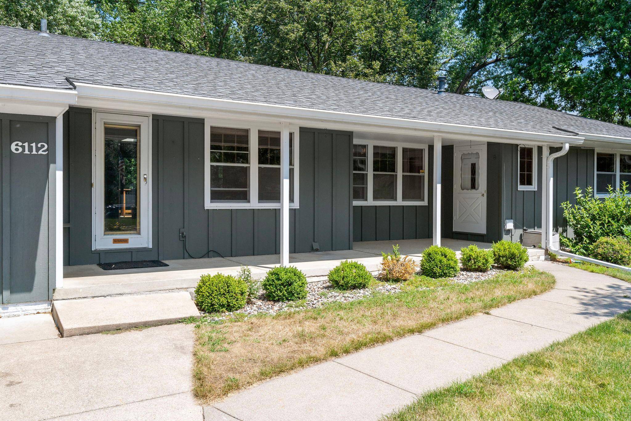 6112 Jeffrey LN, Edina, MN 55436