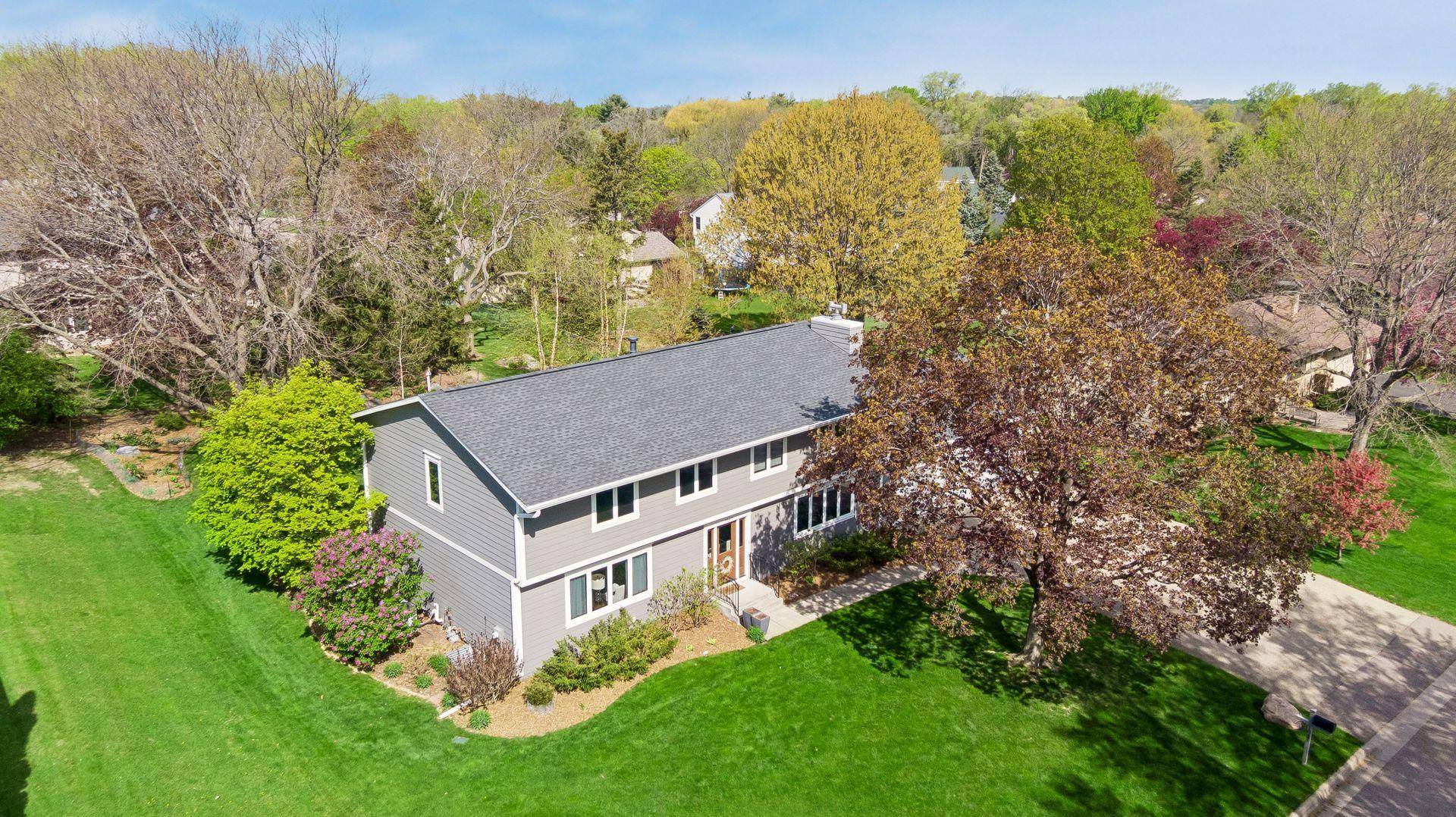 1847 Faro LN, Mendota Heights, MN 55118