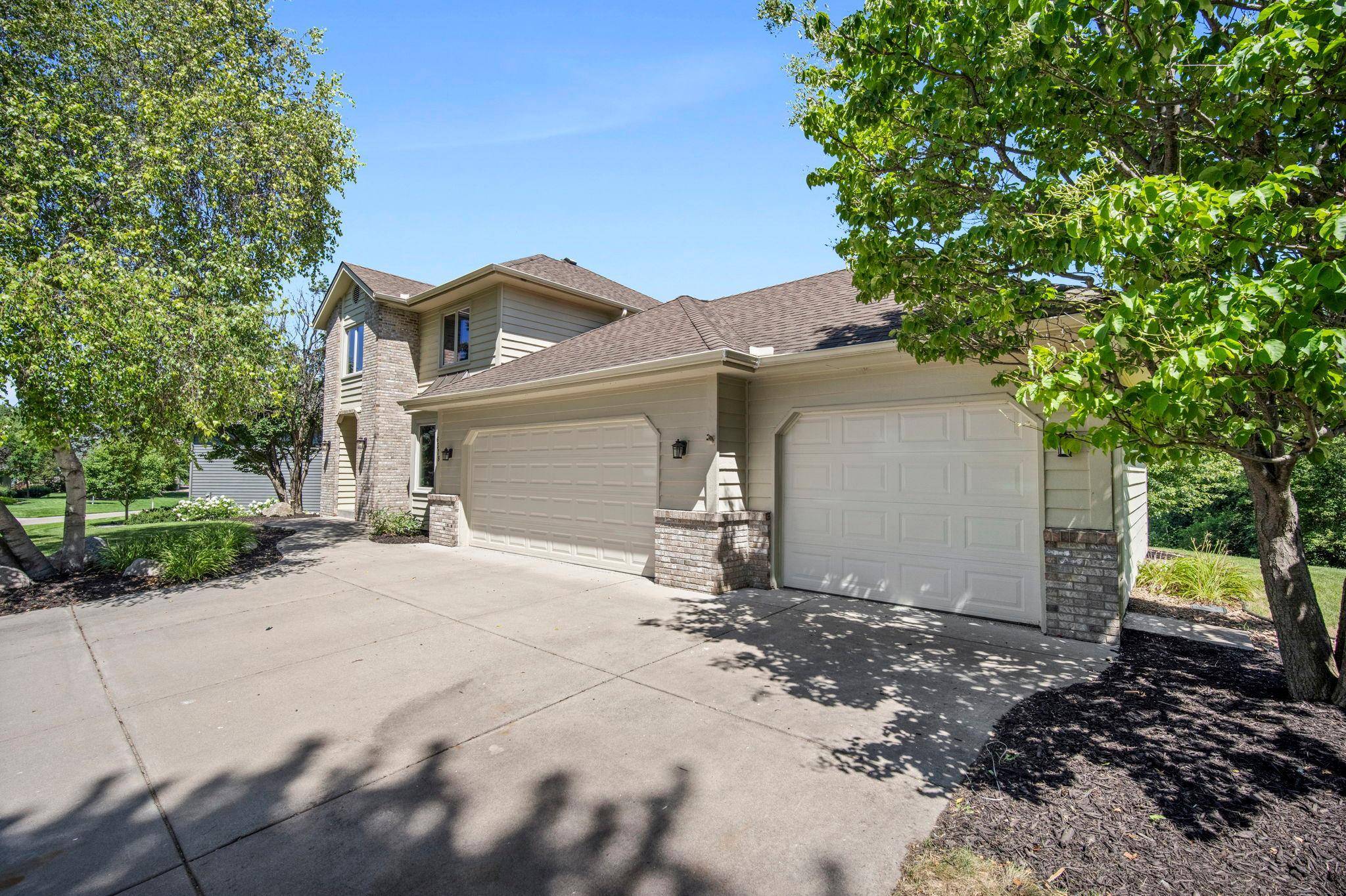 6378 Glacier LN N, Maple Grove, MN 55311