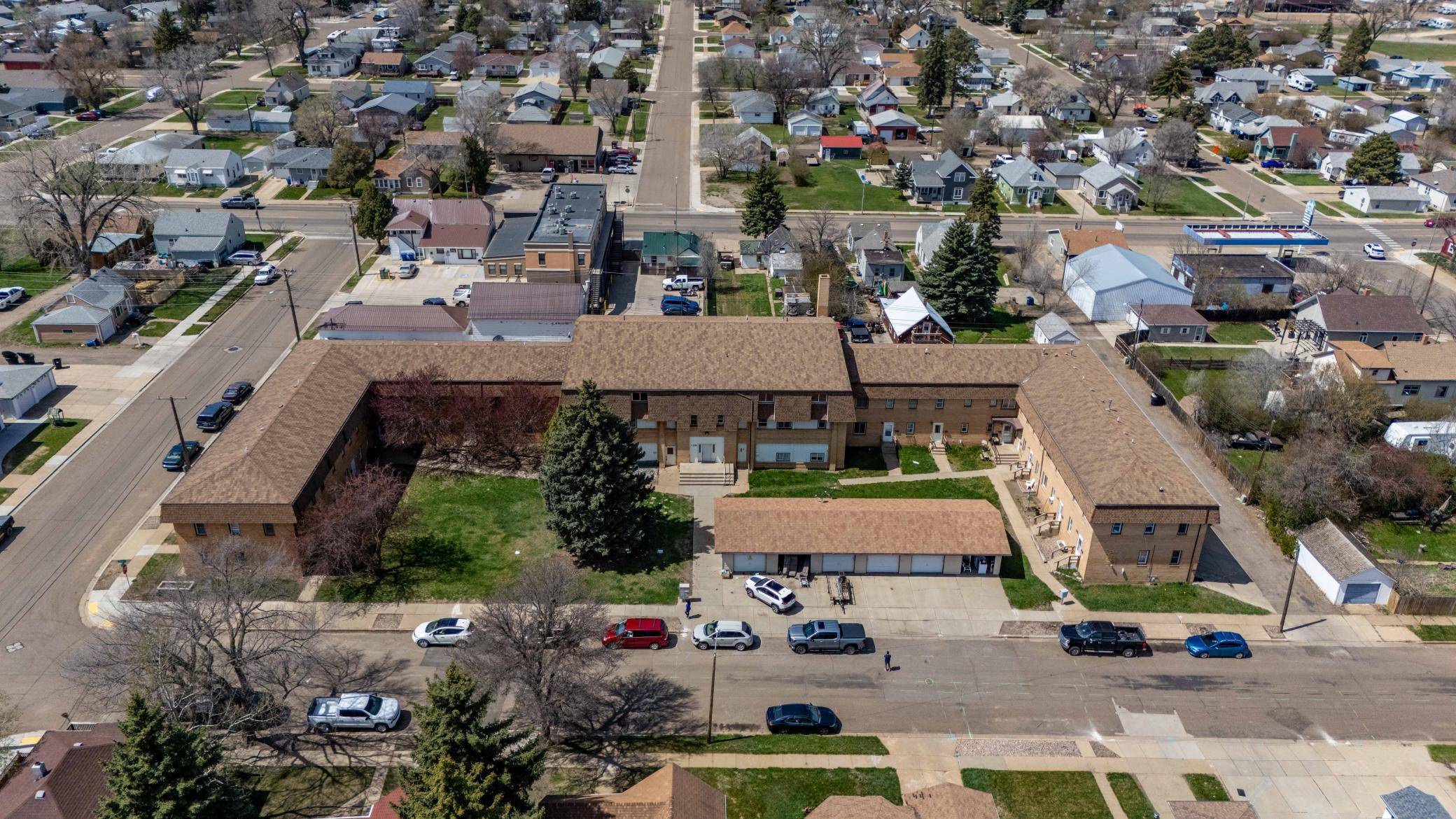 130 1st AVE SE, Dickinson, ND 58601