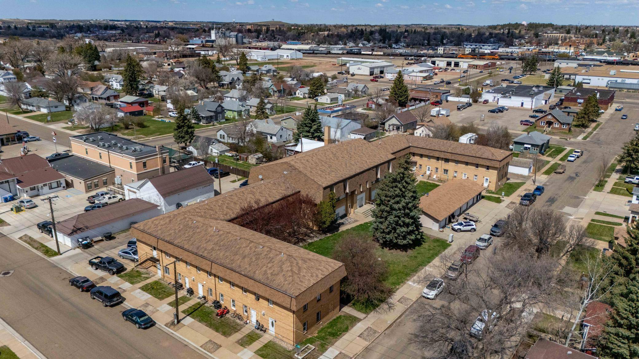 130 1st AVE SE, Dickinson, ND 58601