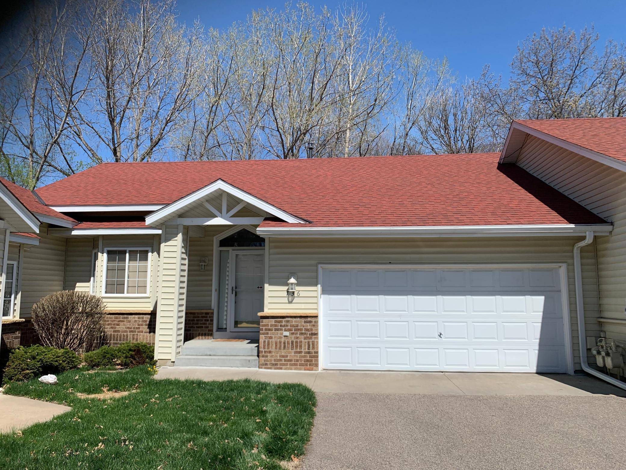 736 E Nicollet BLVD, Burnsville, MN 55337