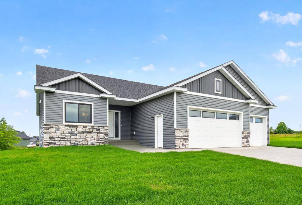 1693 Cherry ST E, Mazeppa, MN 55956