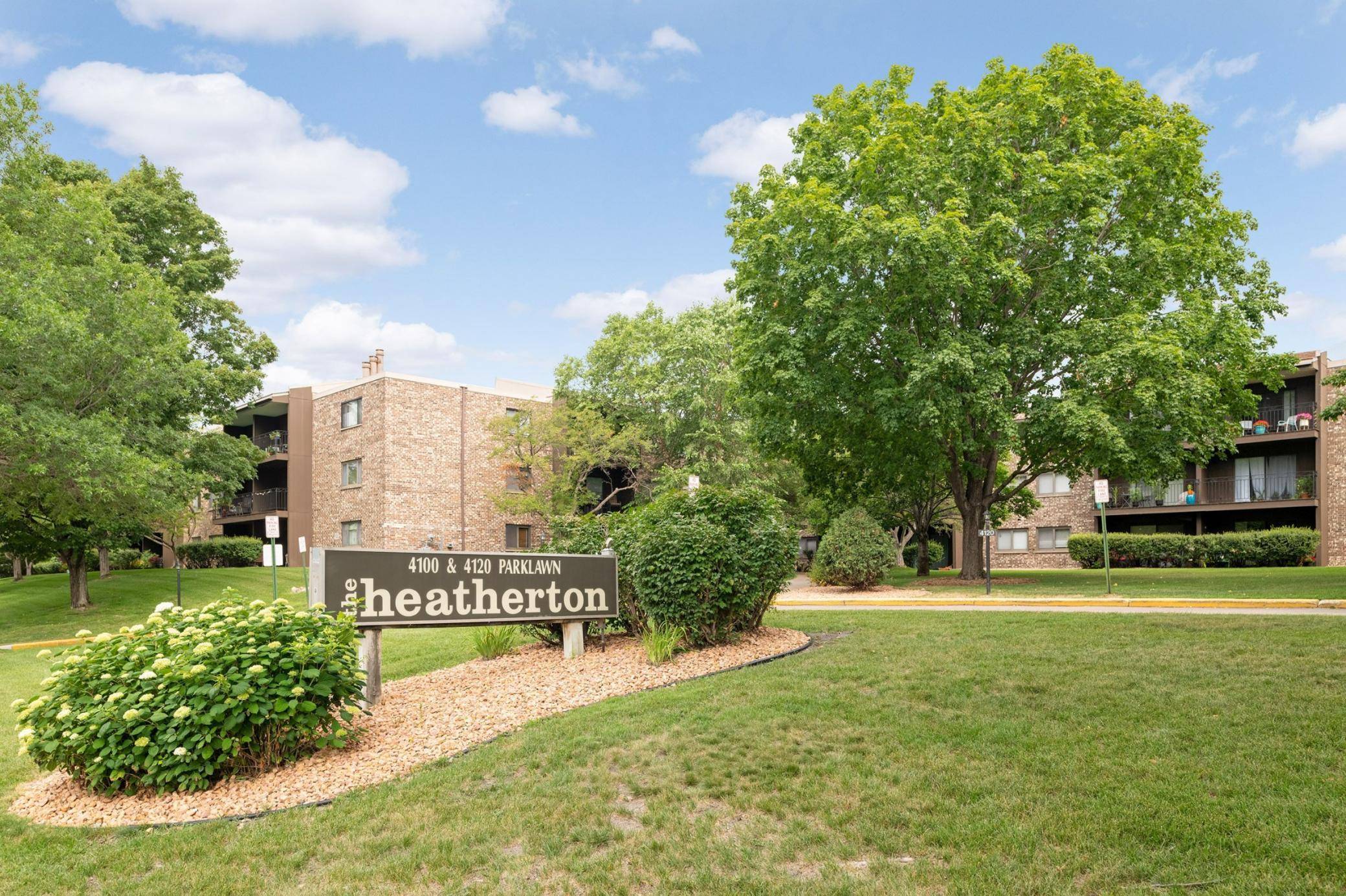 4120 Parklawn AVE #222, Edina, MN 55435