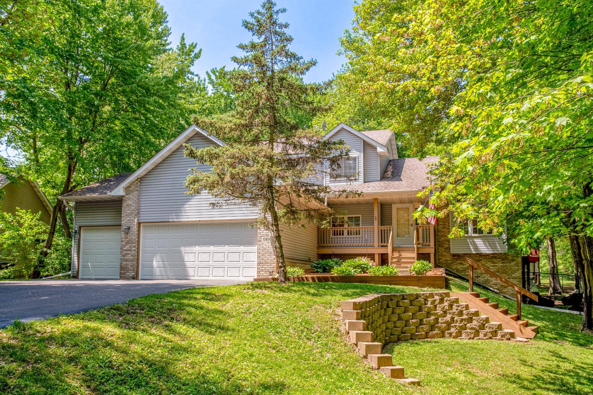 15850 Zumbrota ST NE, Ham Lake, MN 55304