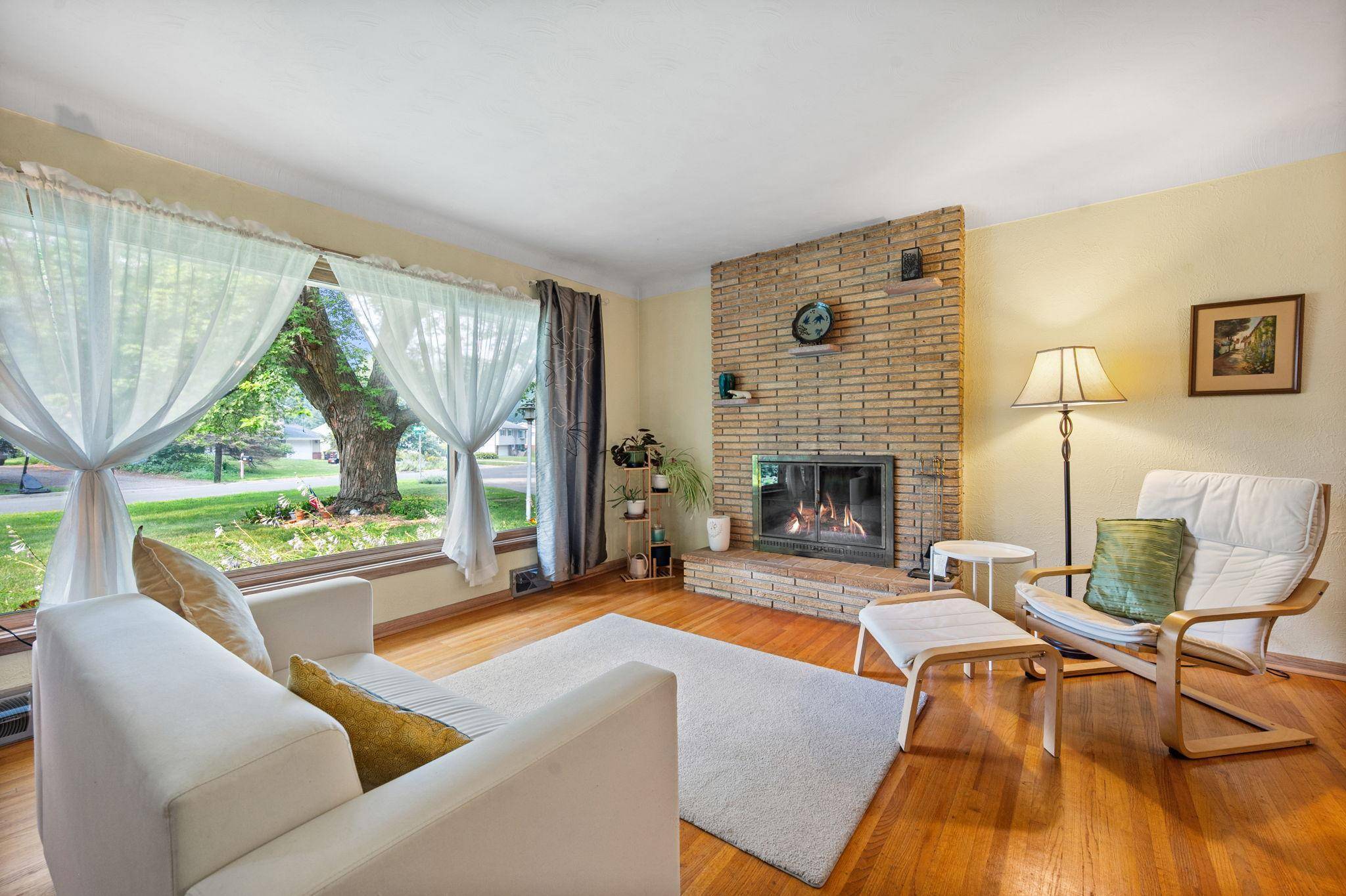 545 Miriam ST, Mendota Heights, MN 55118
