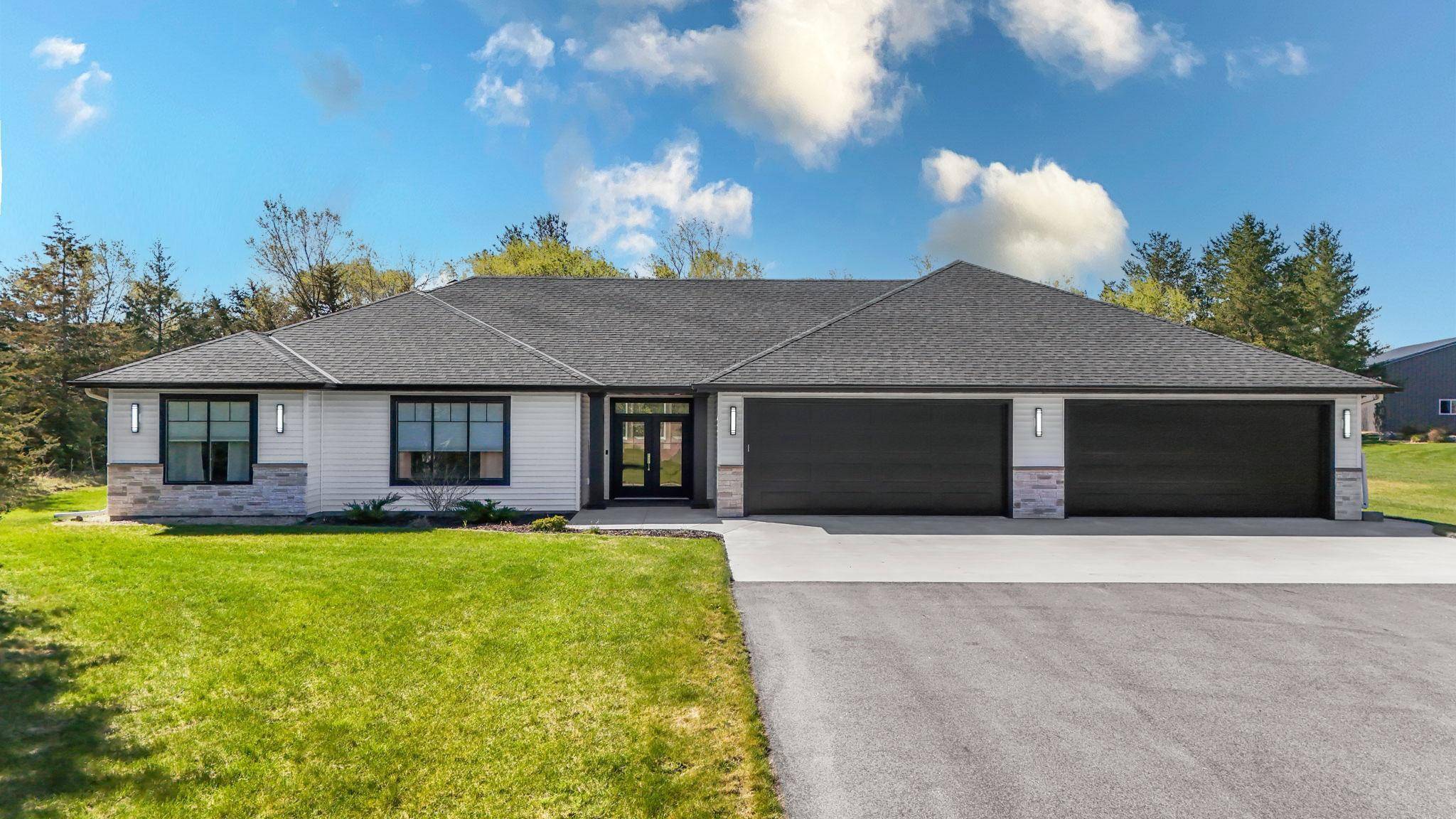 4777 Pine Point RD, Sartell, MN 56377