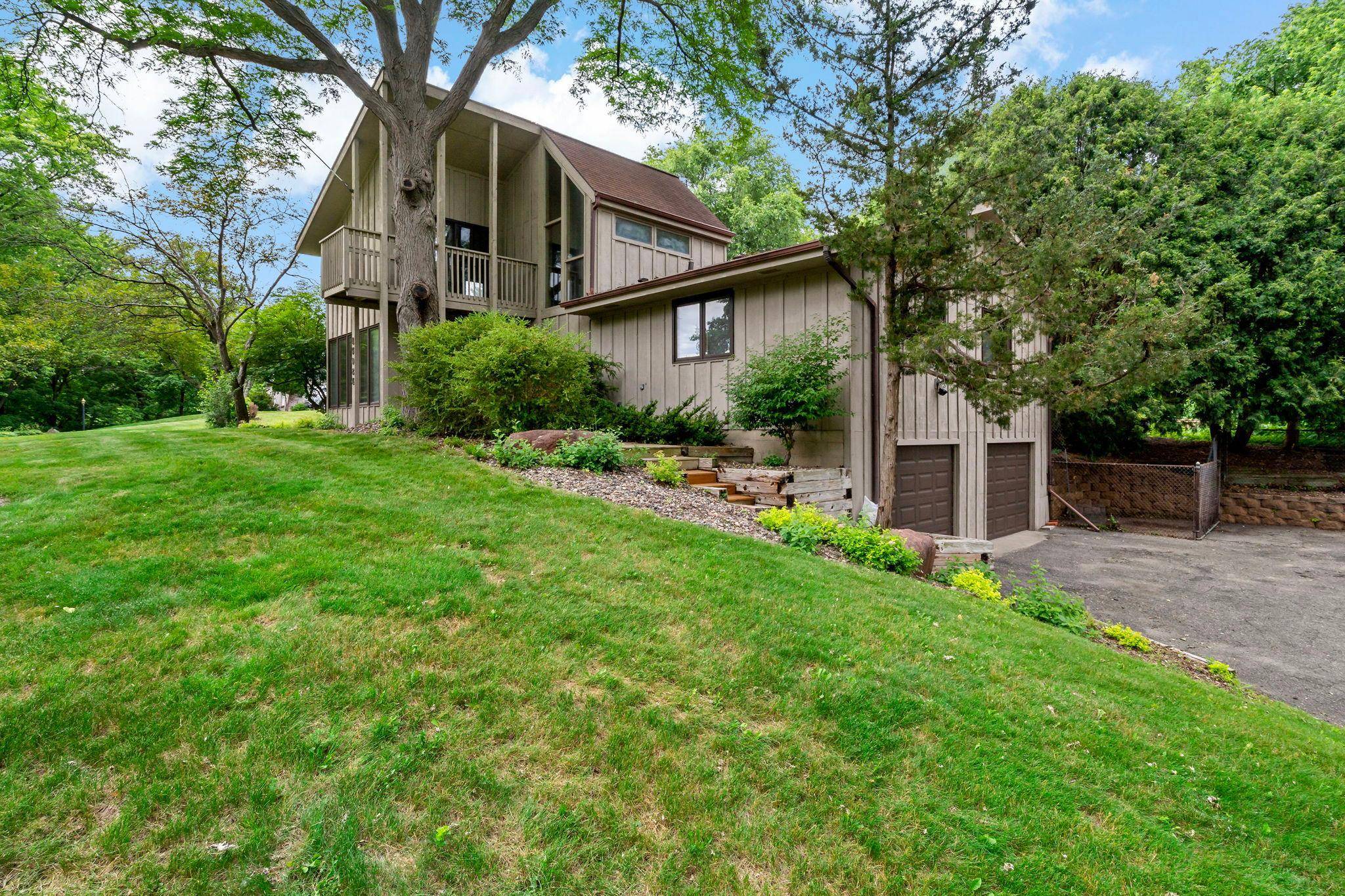 15024 Highland TRL, Minnetonka, MN 55345