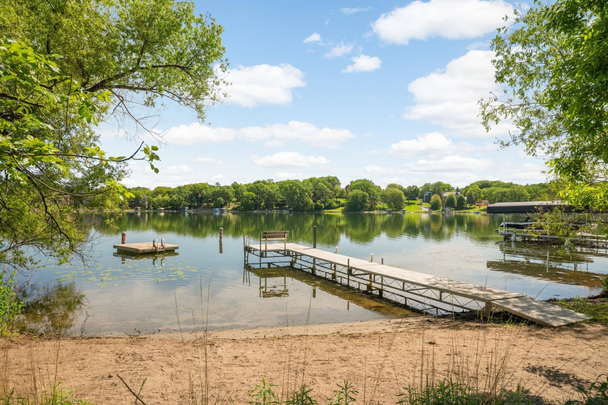 400 Cimarron CIR, Chanhassen, MN 55317