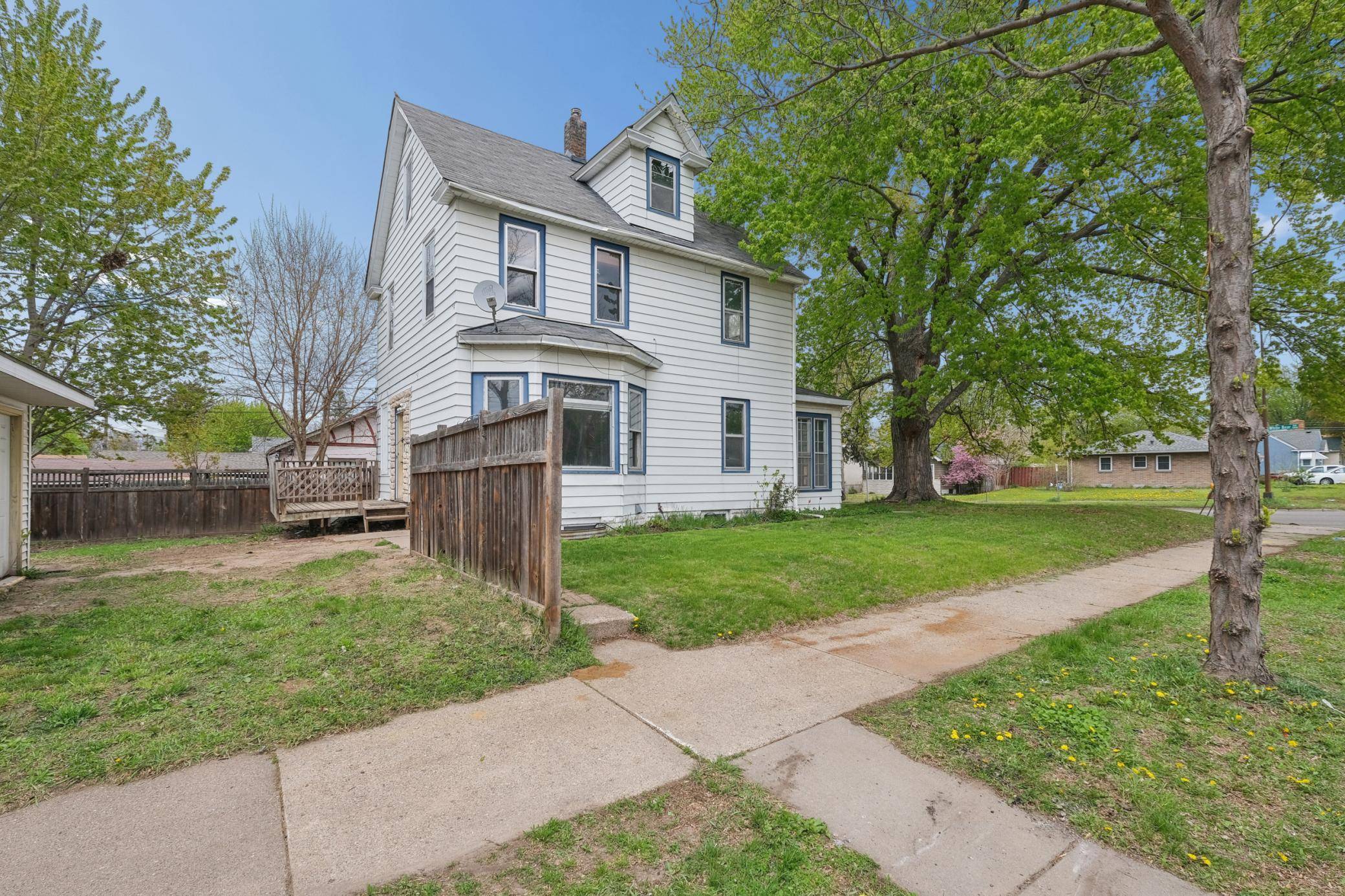 1381 White Bear AVE N, Saint Paul, MN 55106