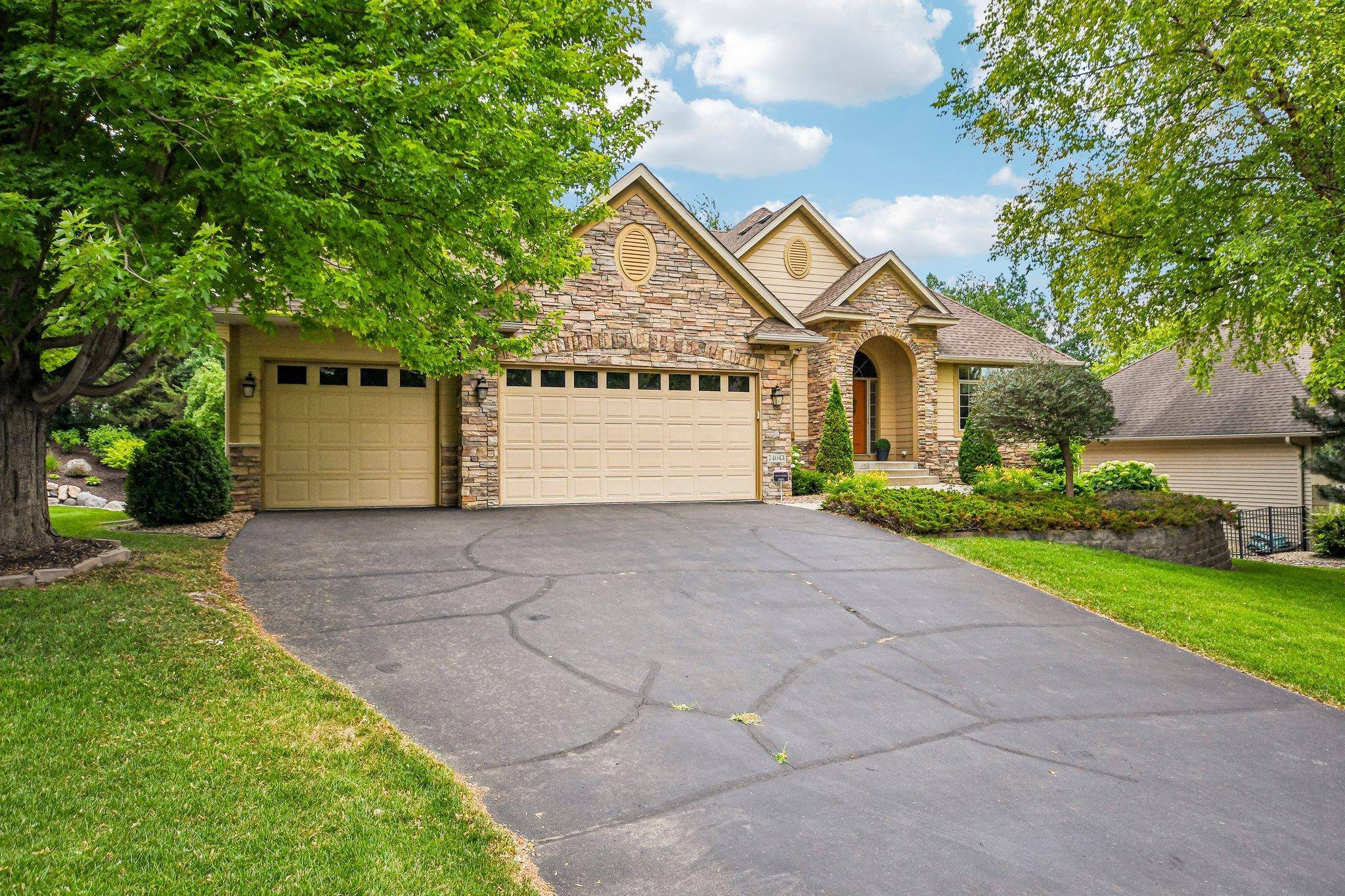 14043 Kings CT, Savage, MN 55378