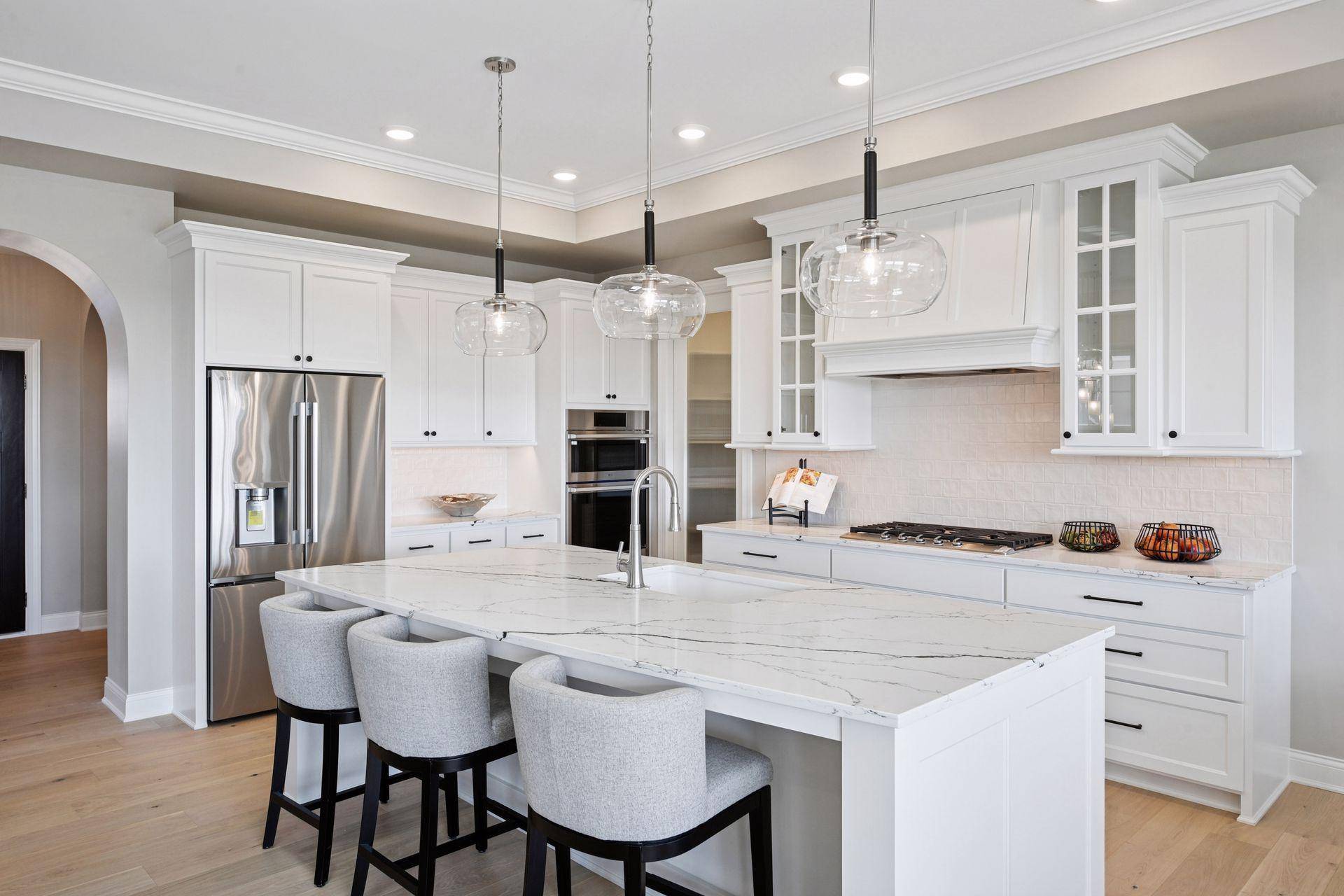 9064 Mills LN, Chanhassen, MN 55317