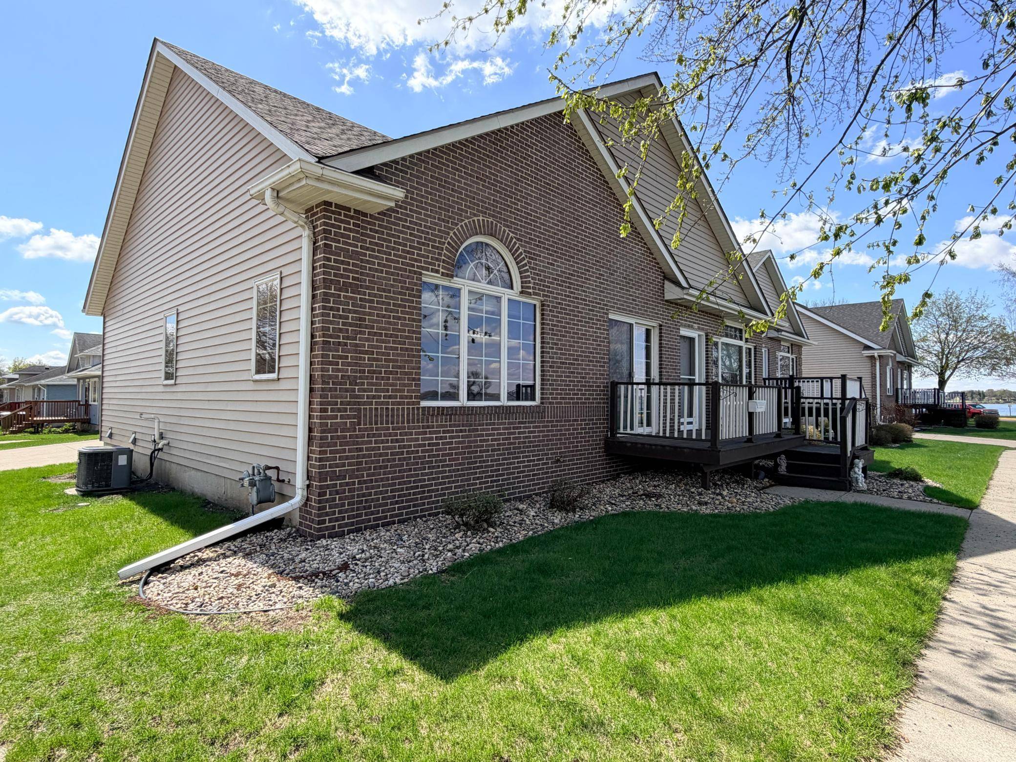 726 3rd AVE, Worthington, MN 56187