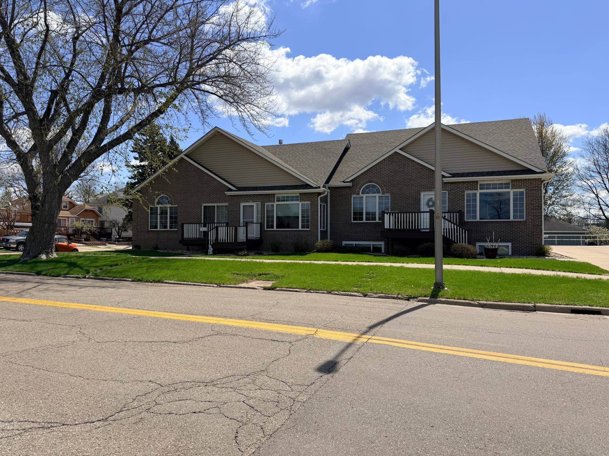 726 3rd AVE, Worthington, MN 56187