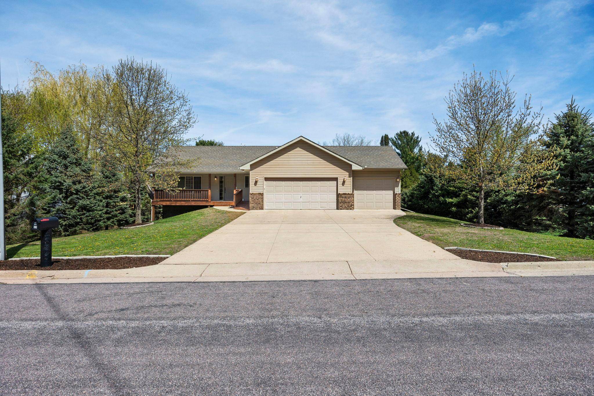920 W State ST, Belle Plaine, MN 56011