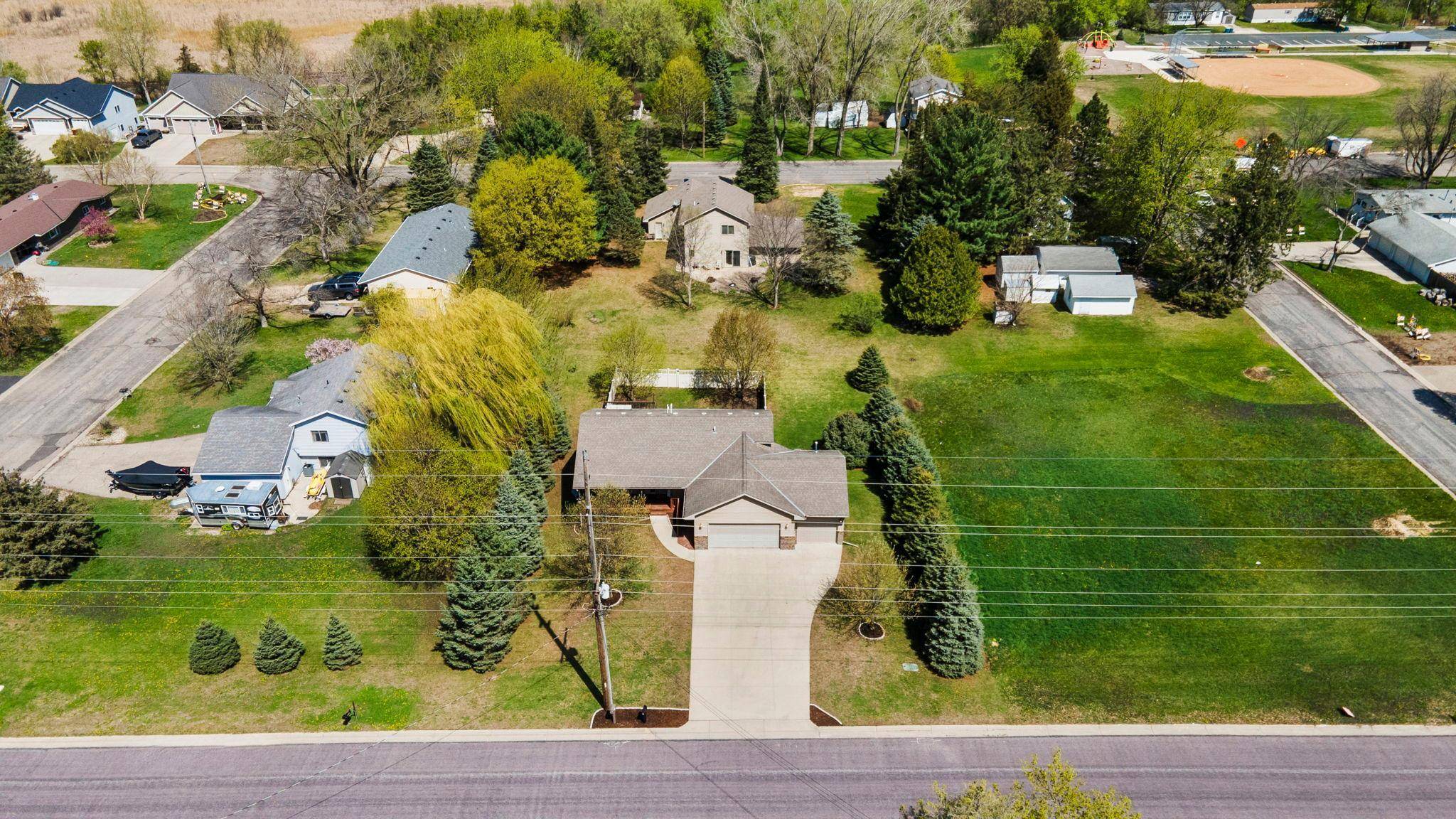 920 W State ST, Belle Plaine, MN 56011