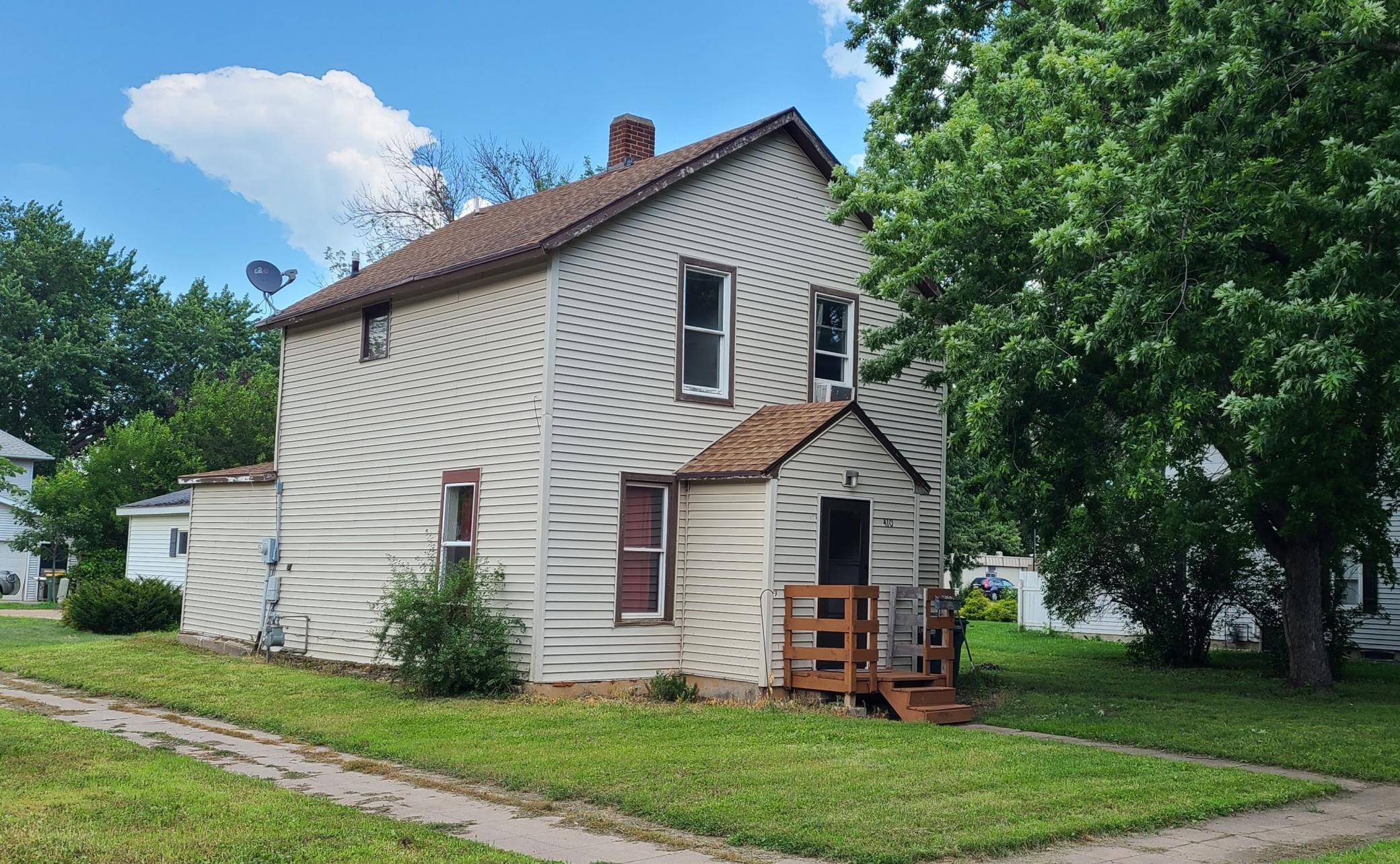 410 Lynd ST, Marshall, MN 56258