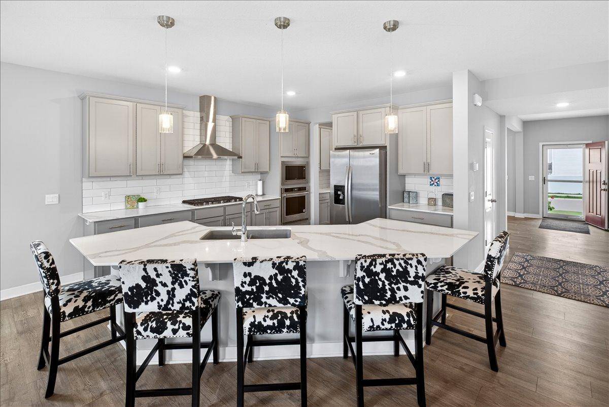 415 Prairie Rose LN, Waconia, MN 55387