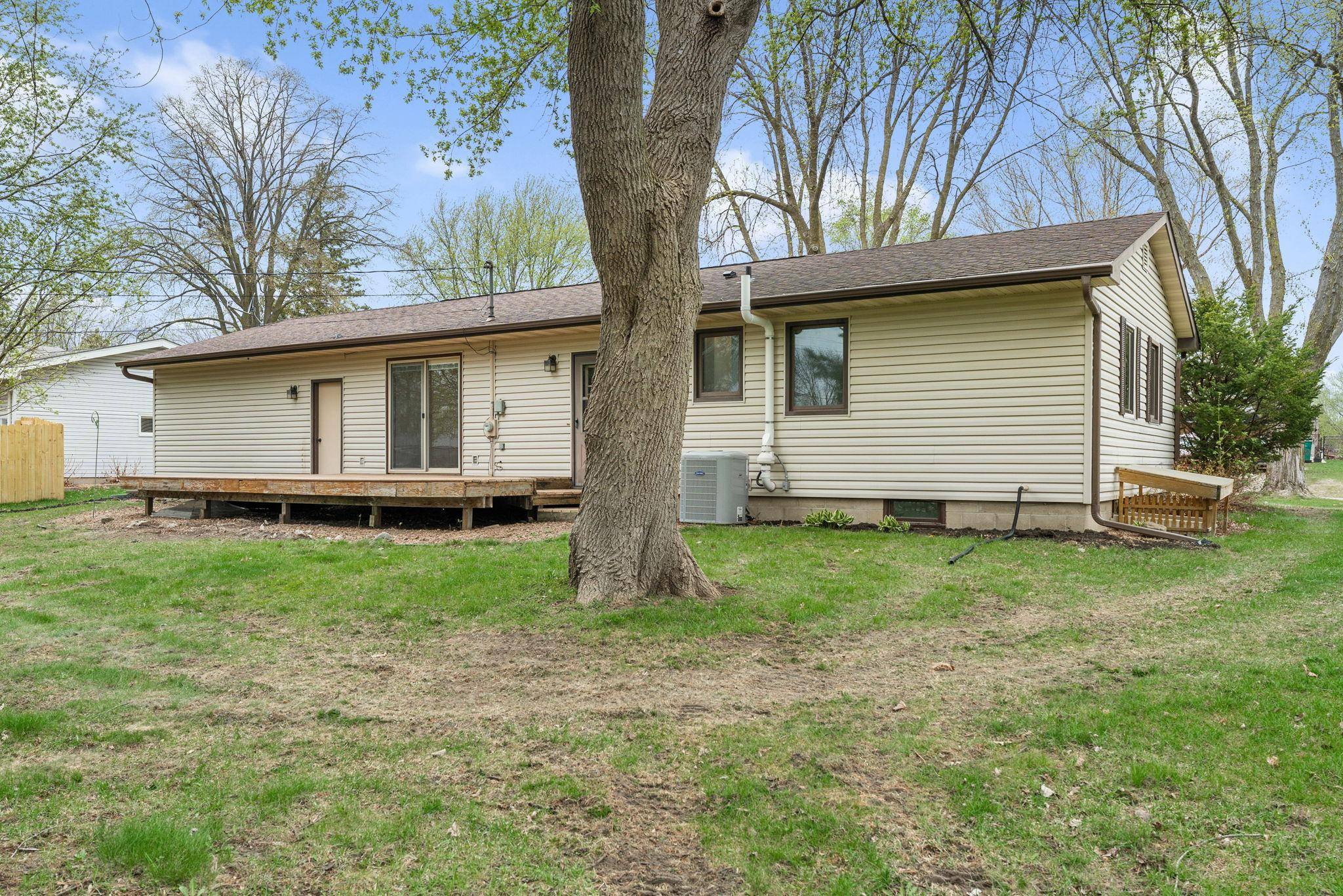 349 13th ST SW, Owatonna, MN 55060