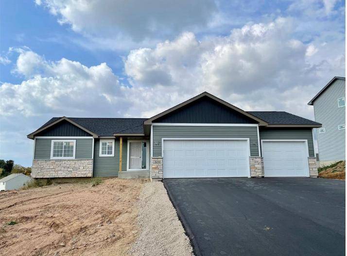 869 Sutherland ST, Somerset, WI 54025