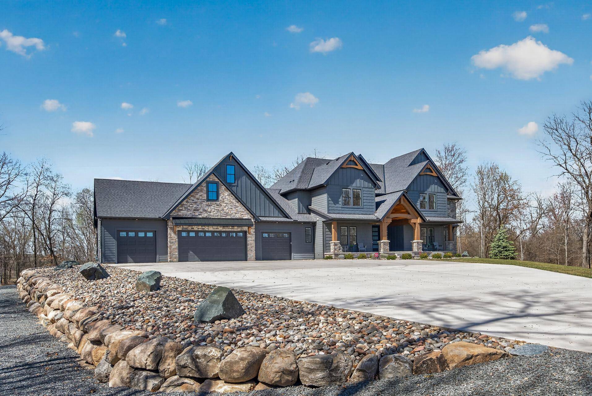 4647 145th AVE NE, Ham Lake, MN 55304