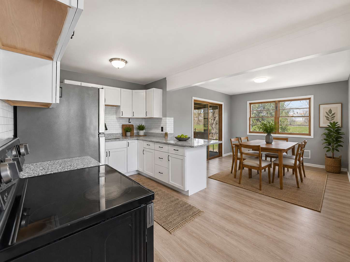 1697 Rose PL, Roseville, MN 55113