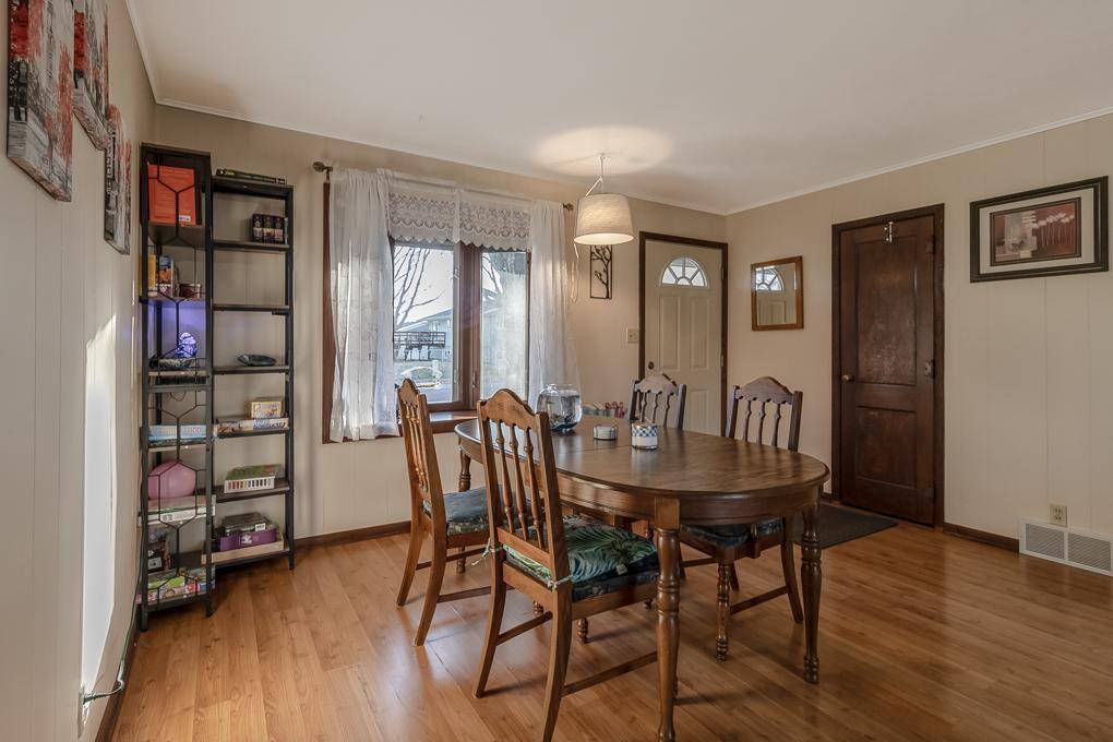 711 E Blue Earth ST, Lake Crystal, MN 56055