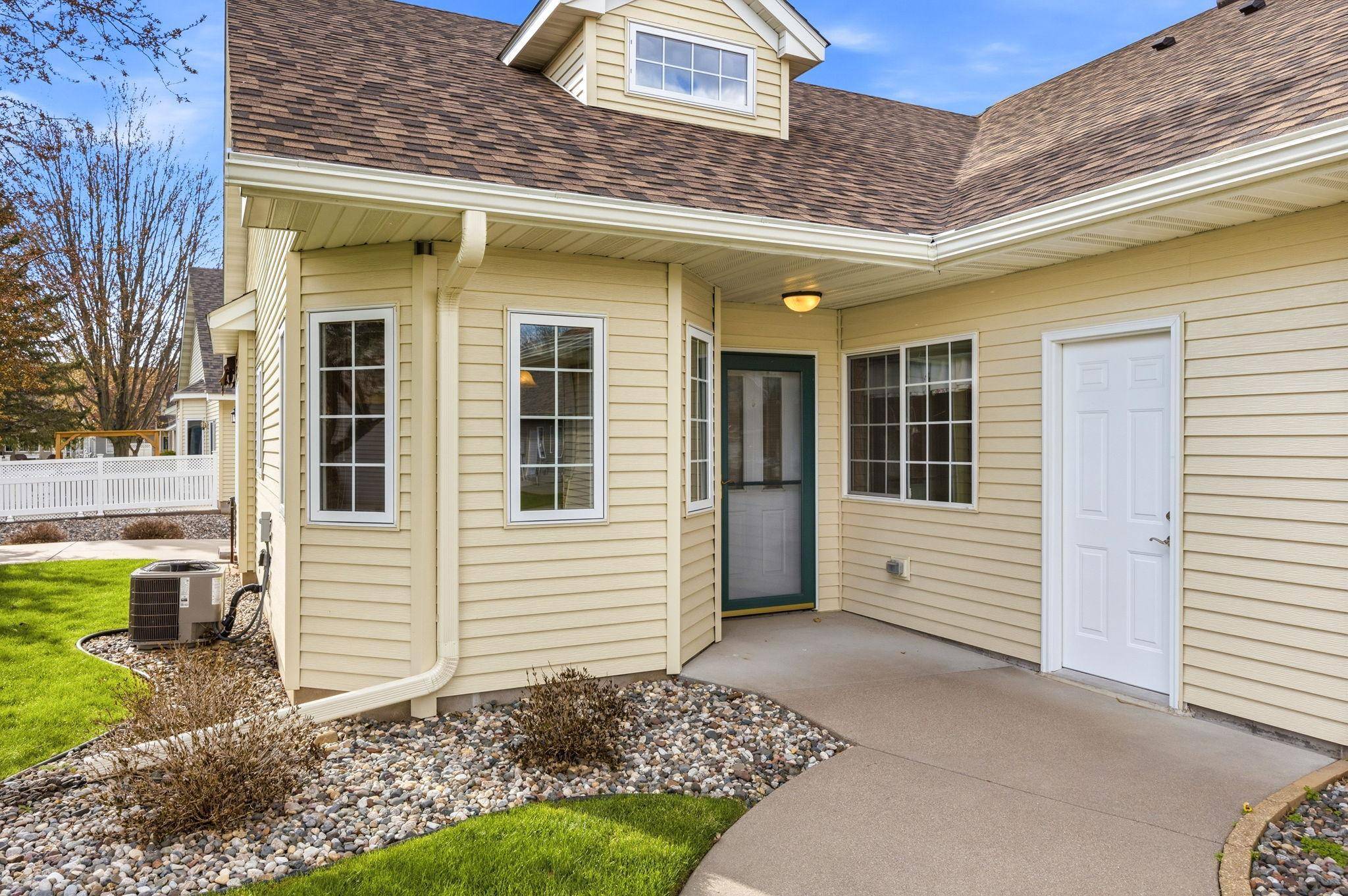 195 Goldfinch LN, Clearwater, MN 55320