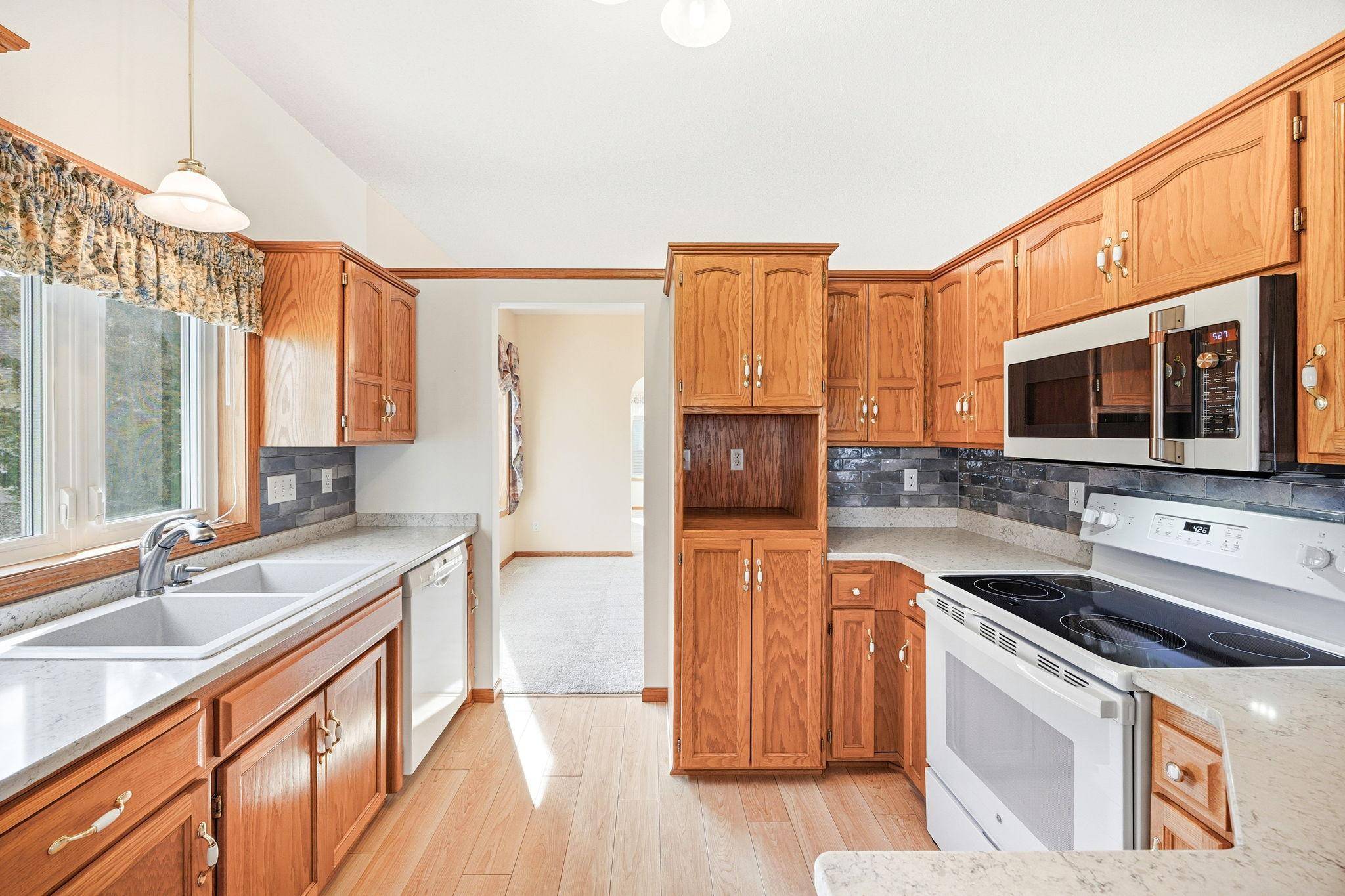 195 Goldfinch LN, Clearwater, MN 55320