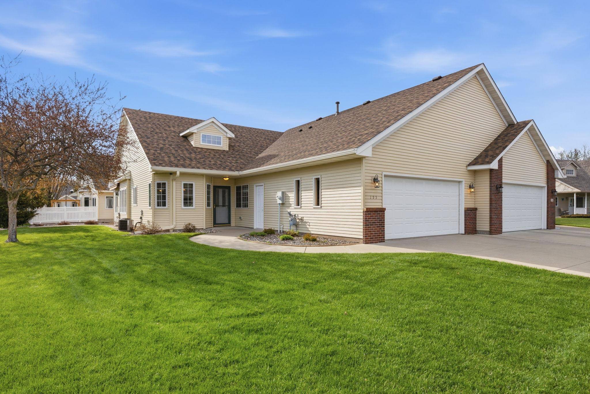 195 Goldfinch LN, Clearwater, MN 55320