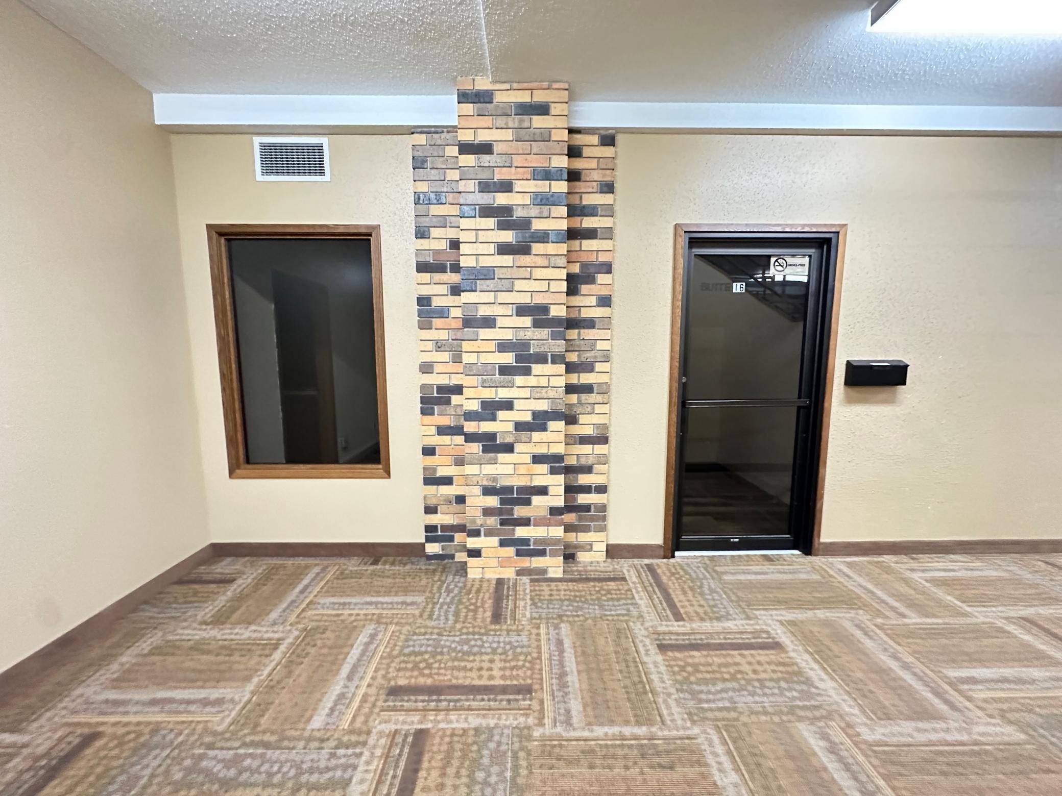 125 W Lincoln AVE #Suite 16, Fergus Falls, MN 56537