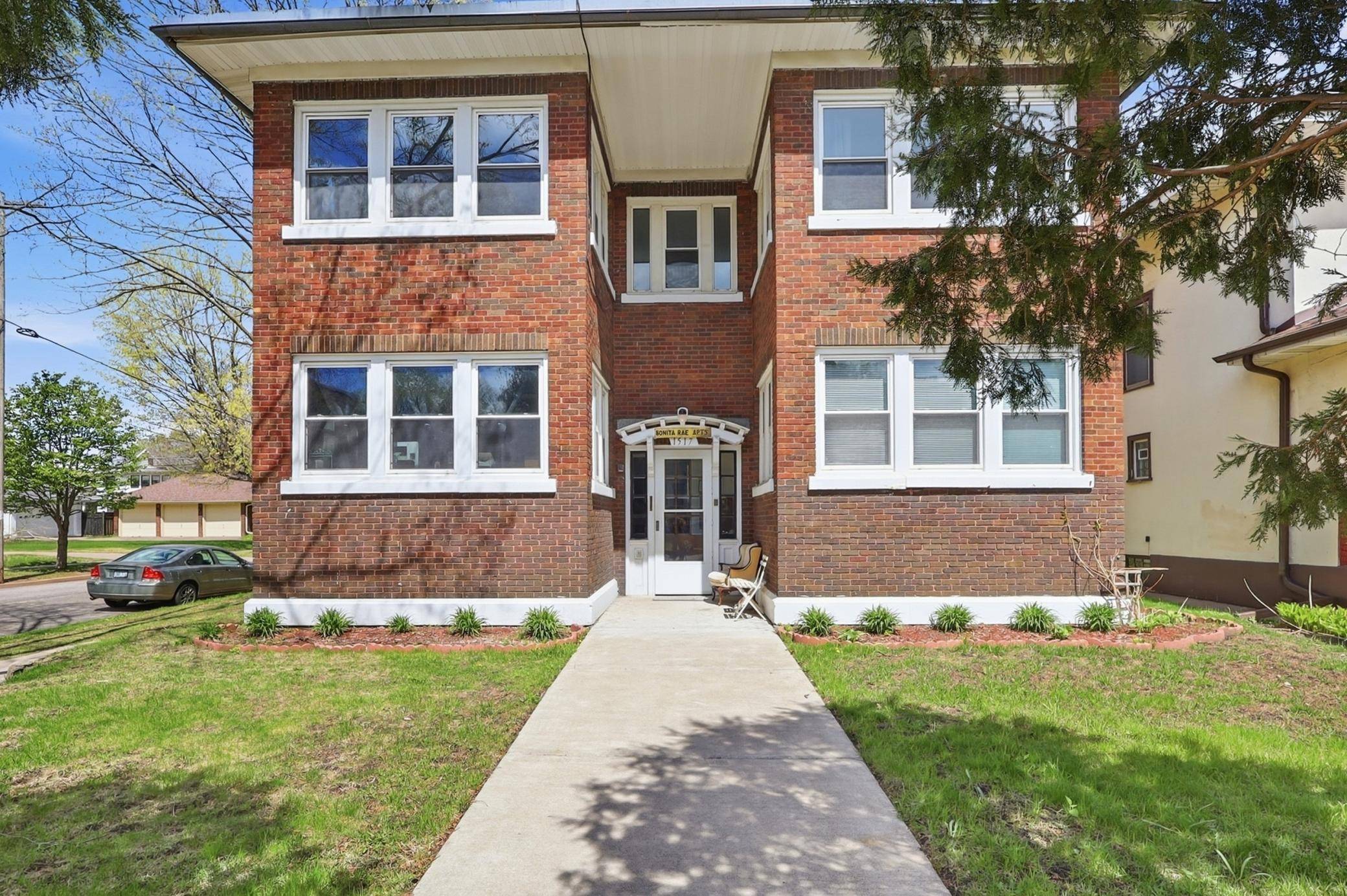 1517 Portland AVE, Saint Paul, MN 55104