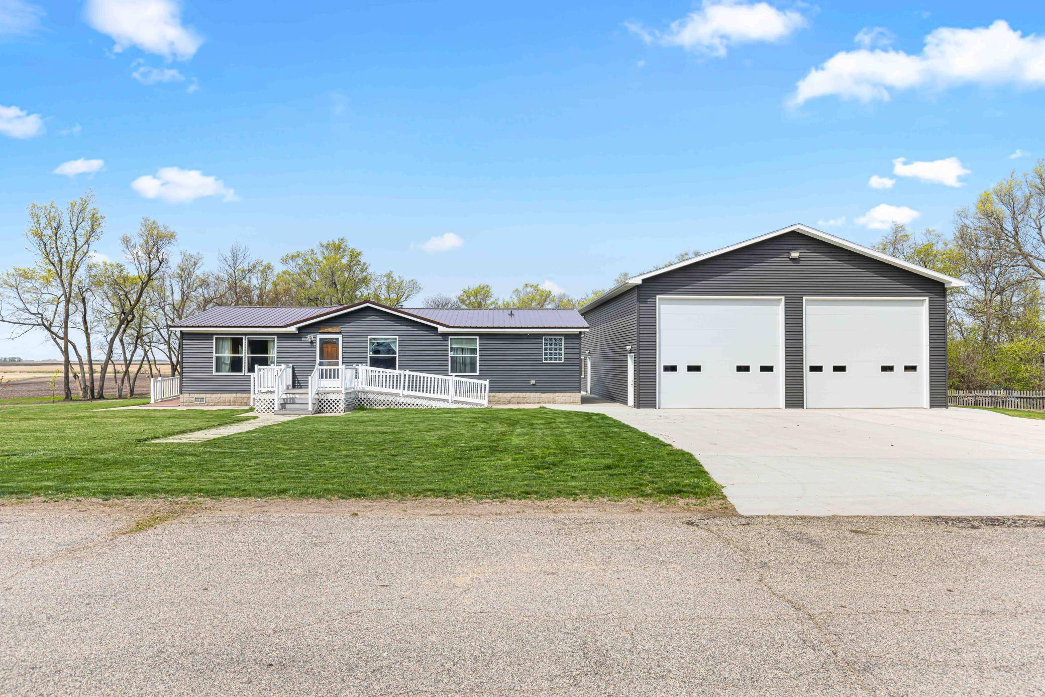 137 Roosevelt ST, Cayuga, ND 58013