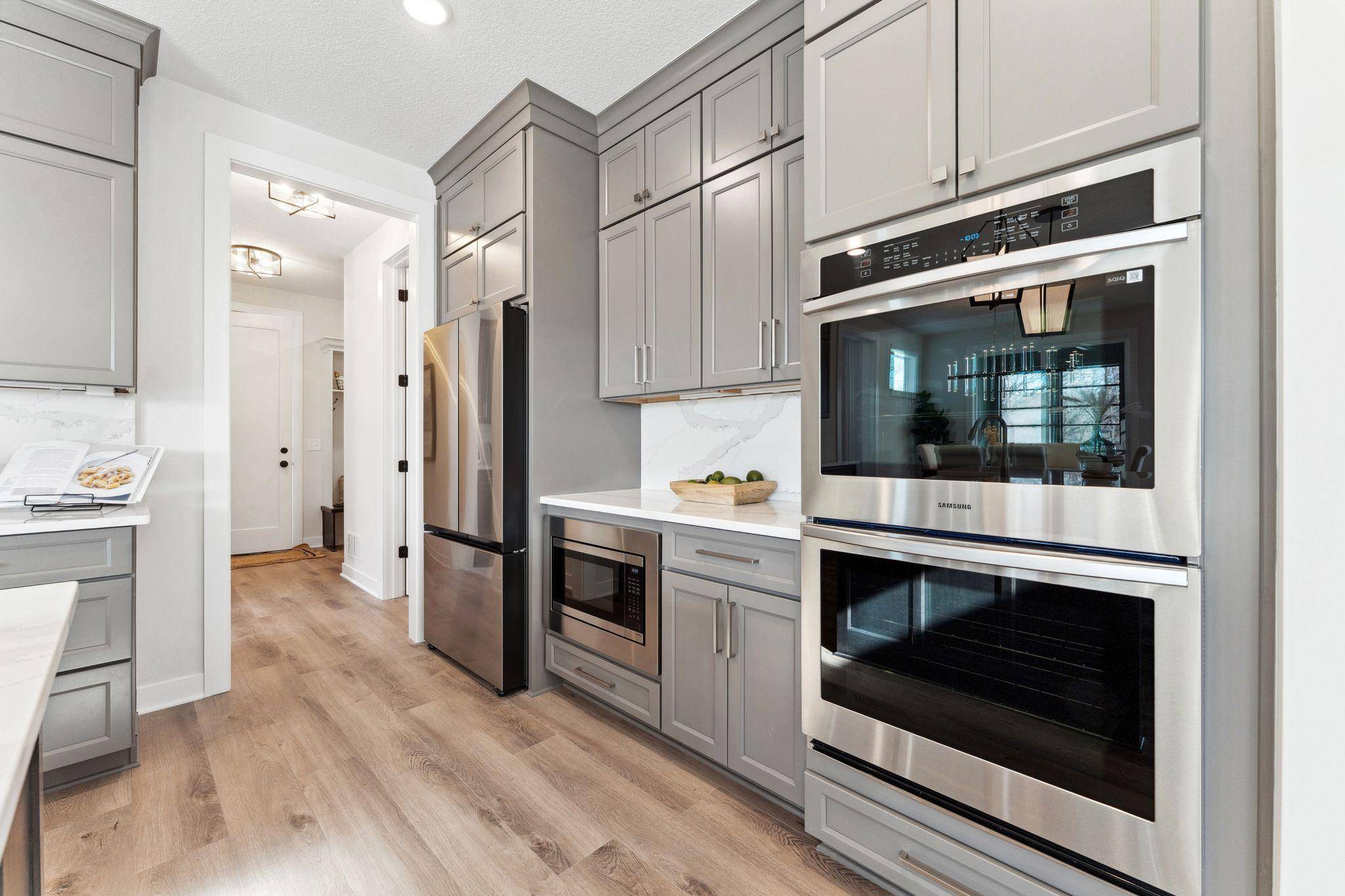 3644 Knightsbridge LN, Lake Elmo, MN 55042