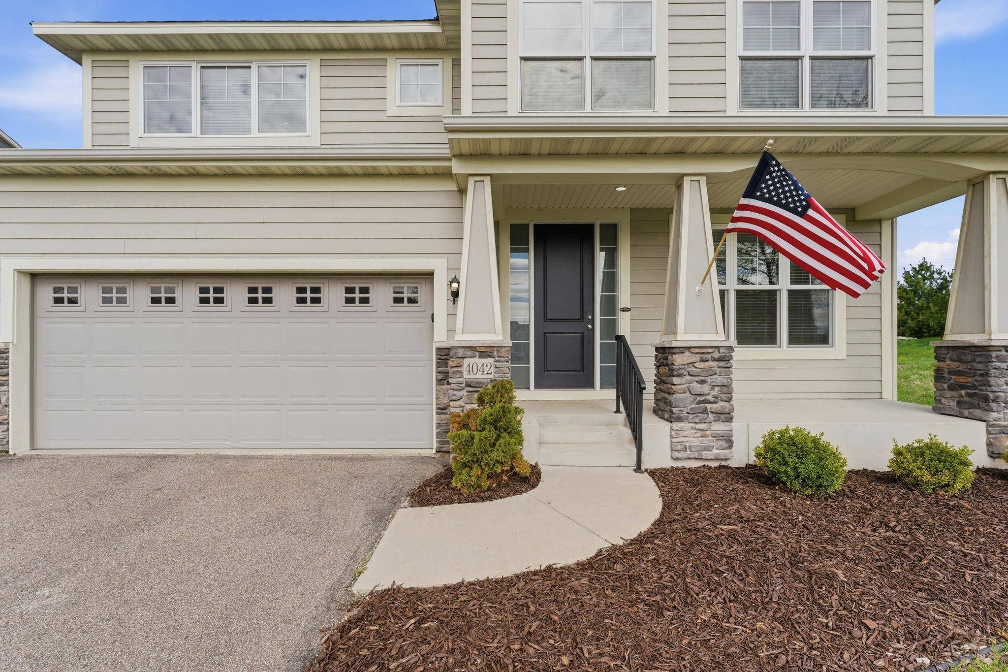 4042 Grand Chevalle Pkwy, Chaska, MN 55318