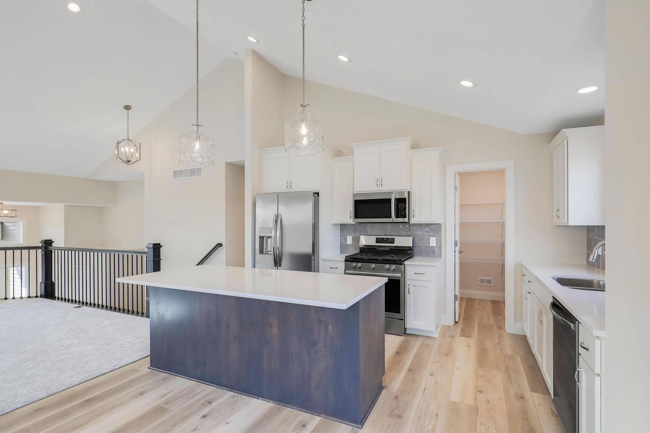 13601 Arrowhead WAY, Rosemount, MN 55068