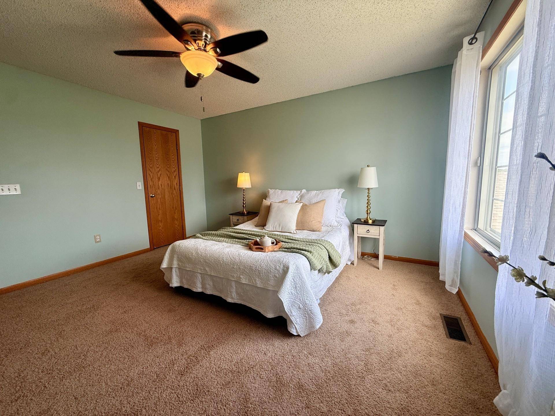 1825 Southcross DR W #2306, Burnsville, MN 55306