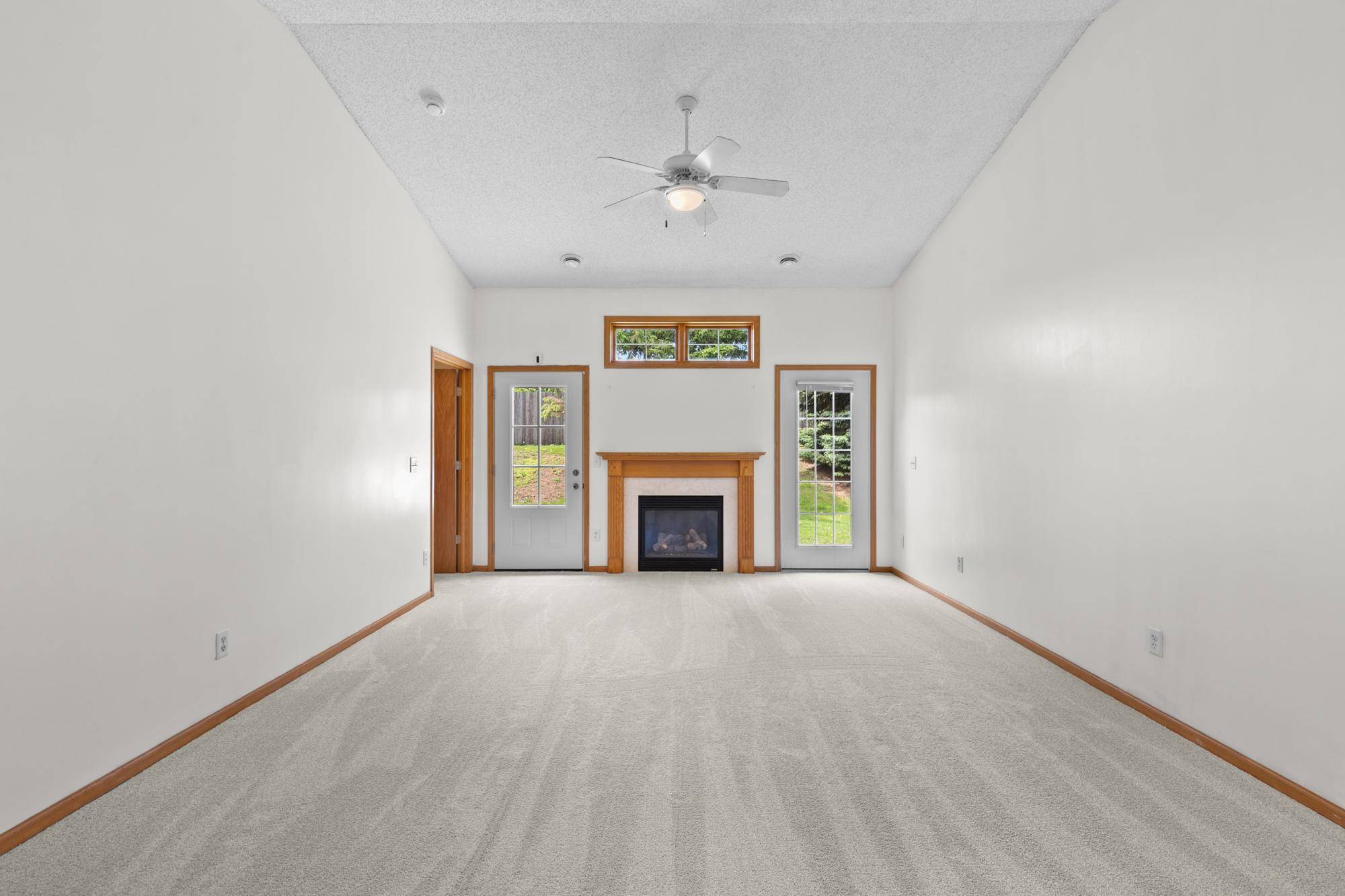 6543 Riverwood LN, Brooklyn Center, MN 55430