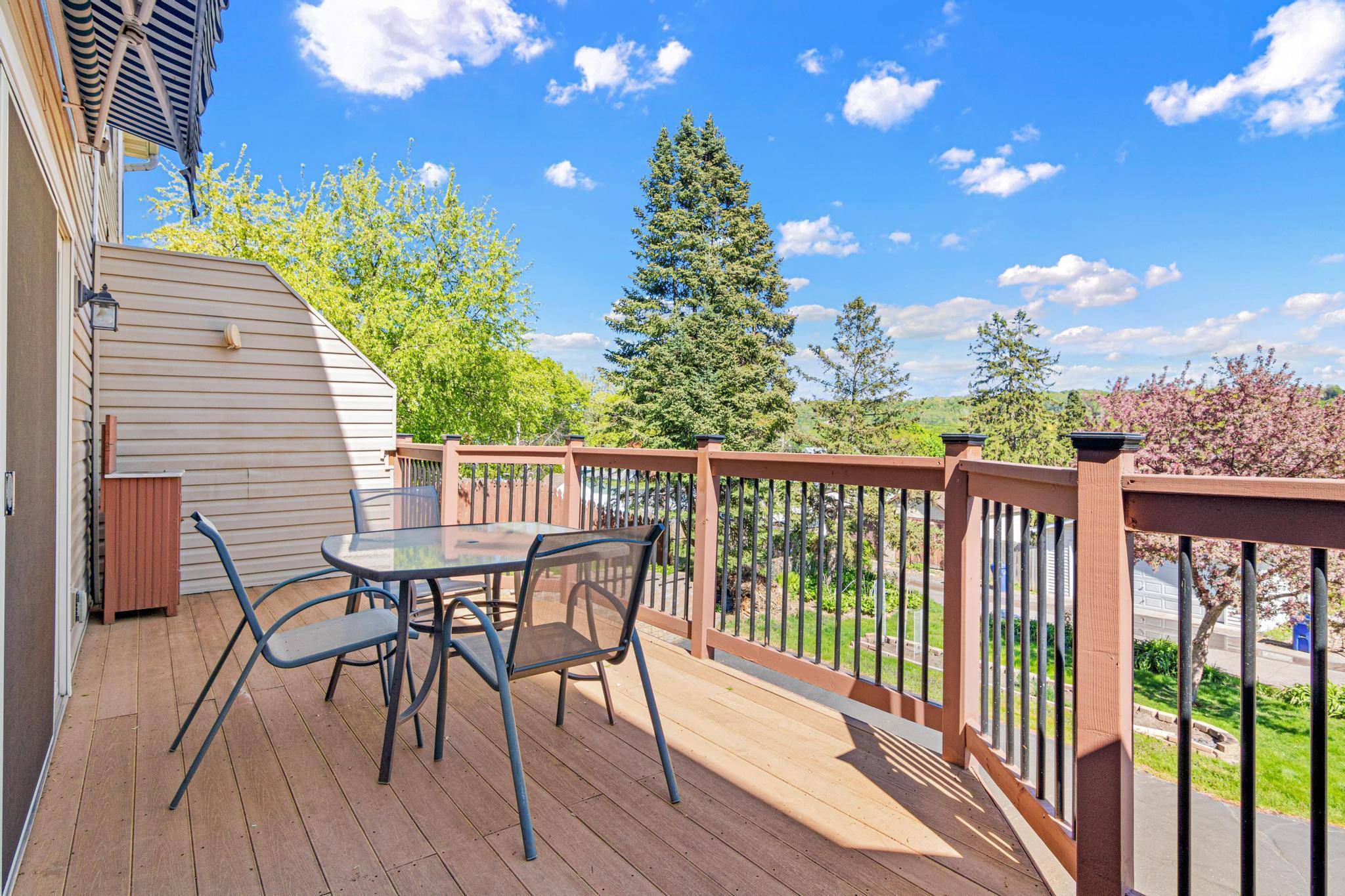 712 Stewart AVE, Saint Paul, MN 55102