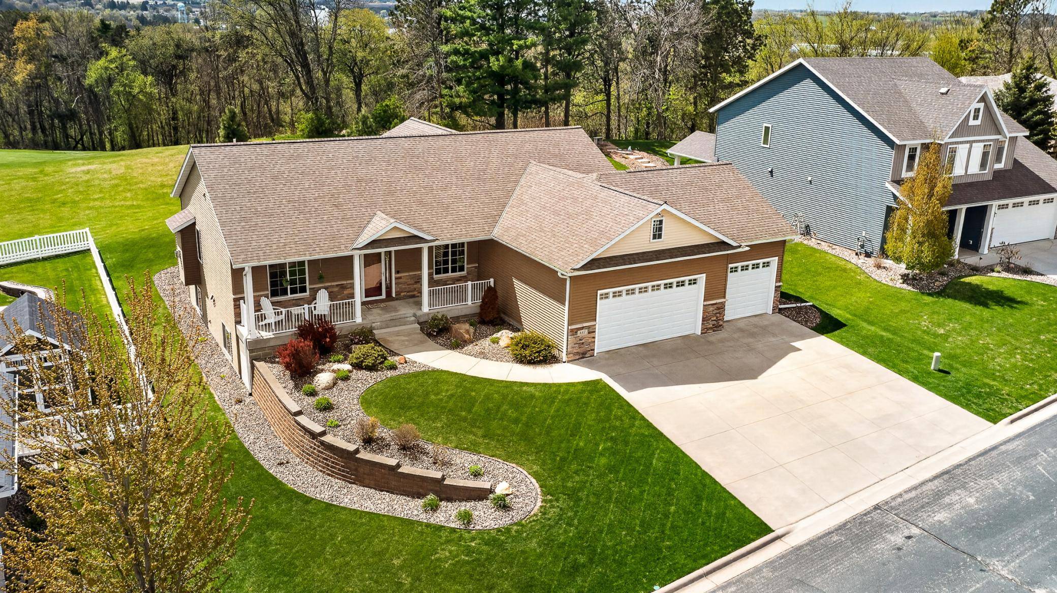 847 Golfview AVE, Zumbrota, MN 55992