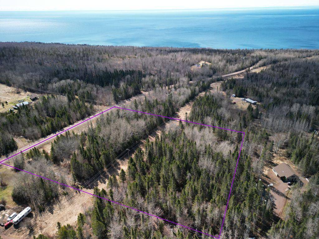 2983 County Rd 7, Grand Marais, MN 55604