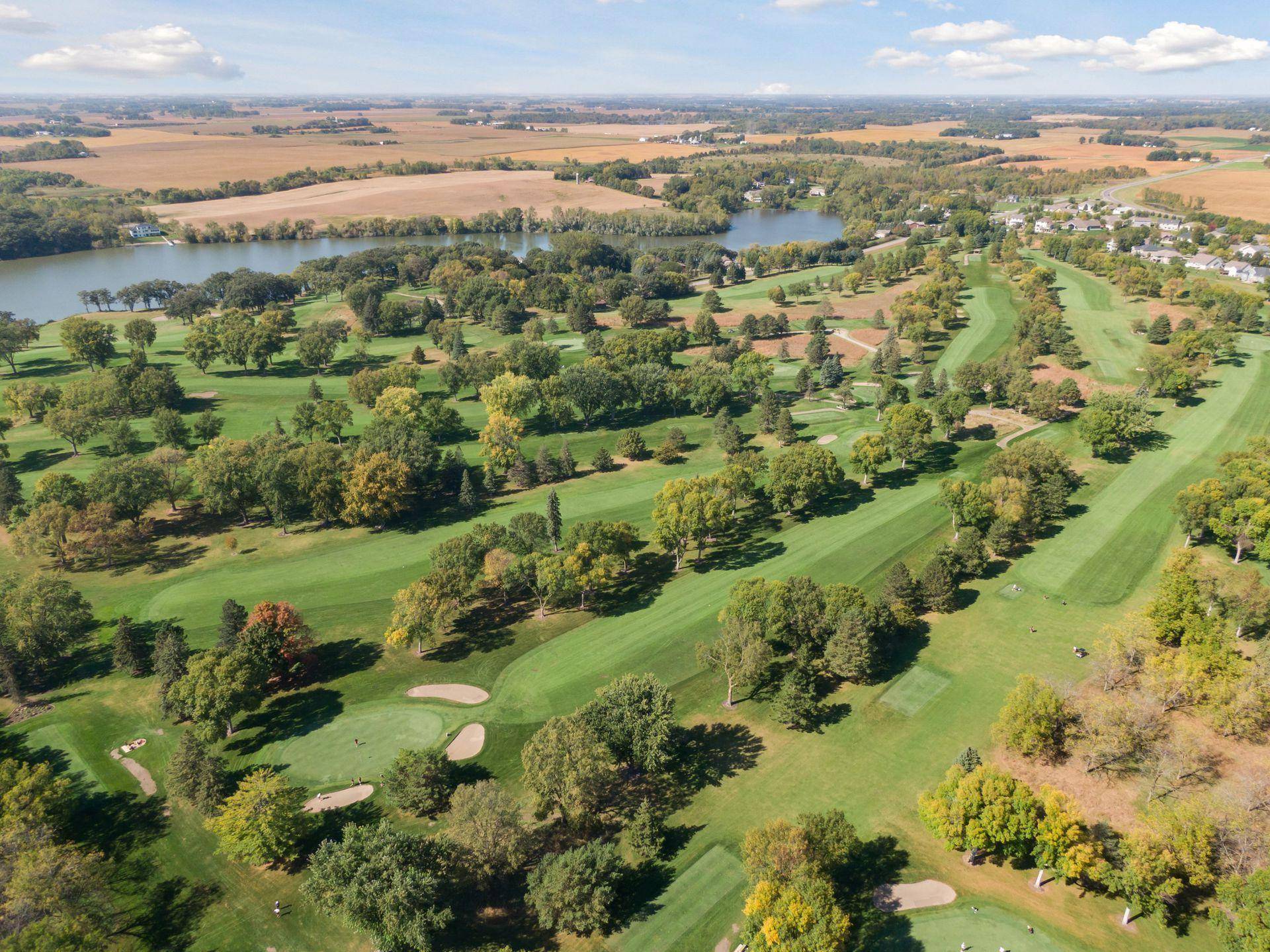 972 Rolling Greens LN NW, Hutchinson, MN 55350