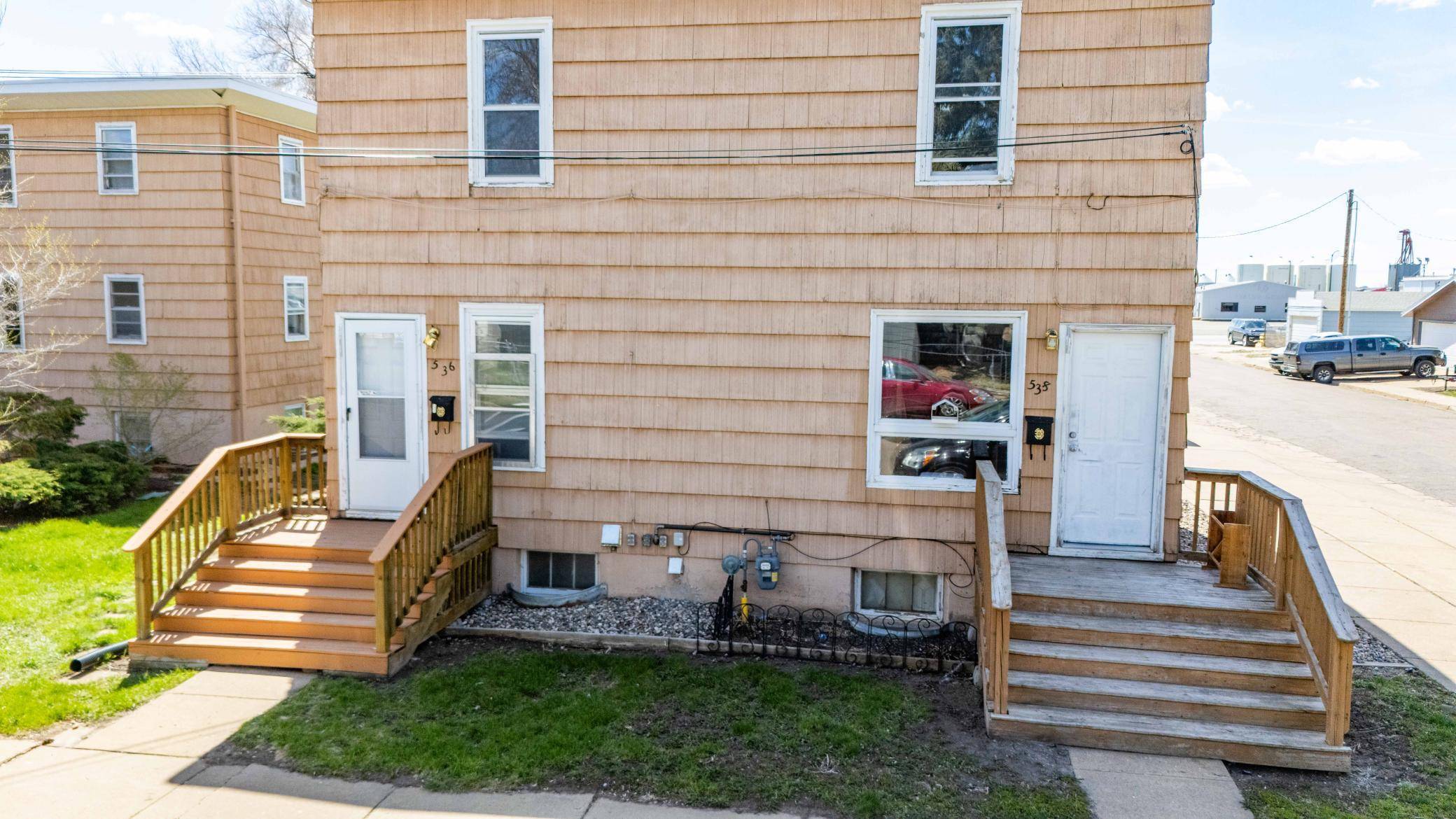 536/538/550 1st ST W, Dickinson, ND 58601