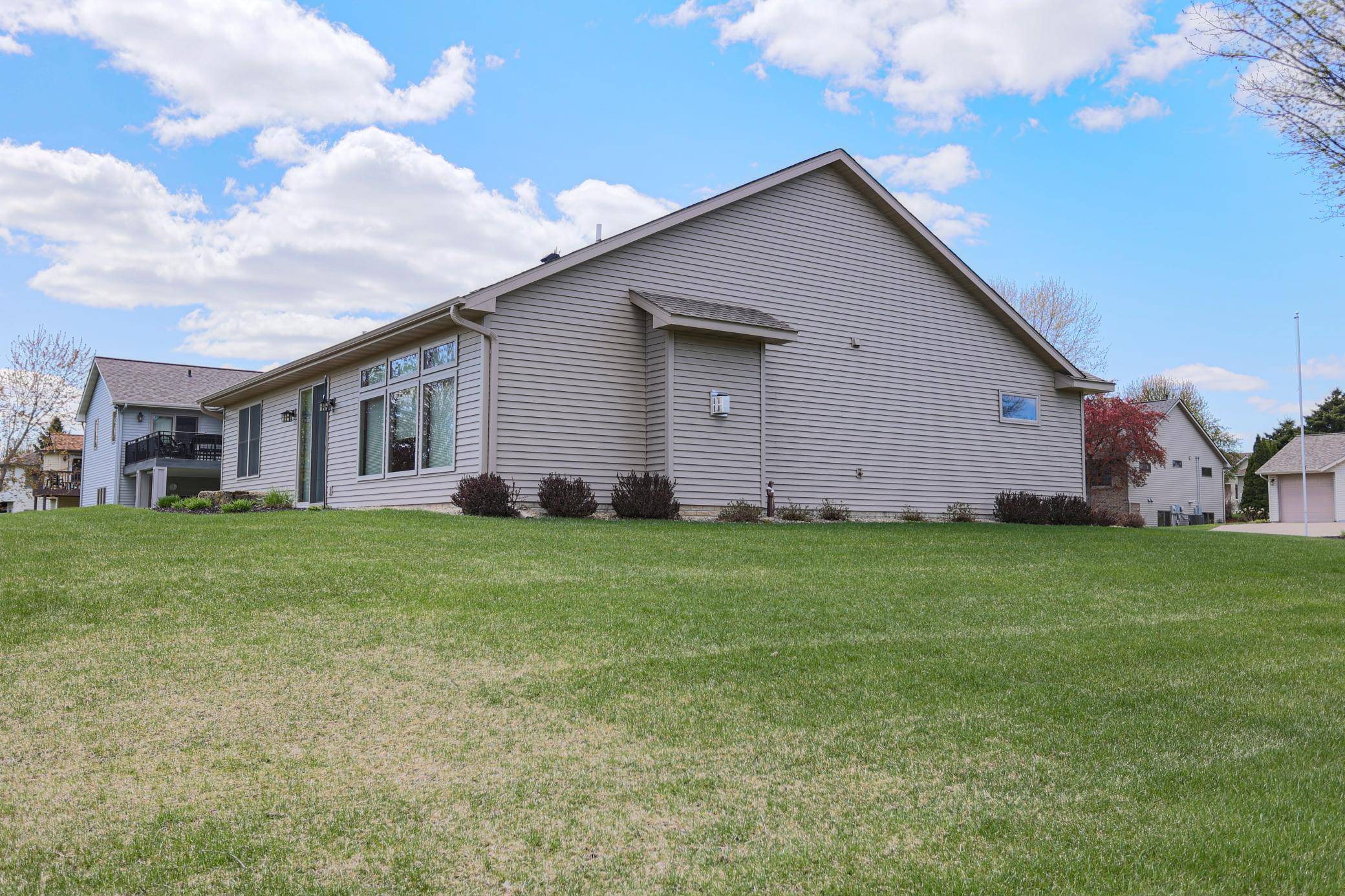 298 Kusilek ST, River Falls, WI 54022