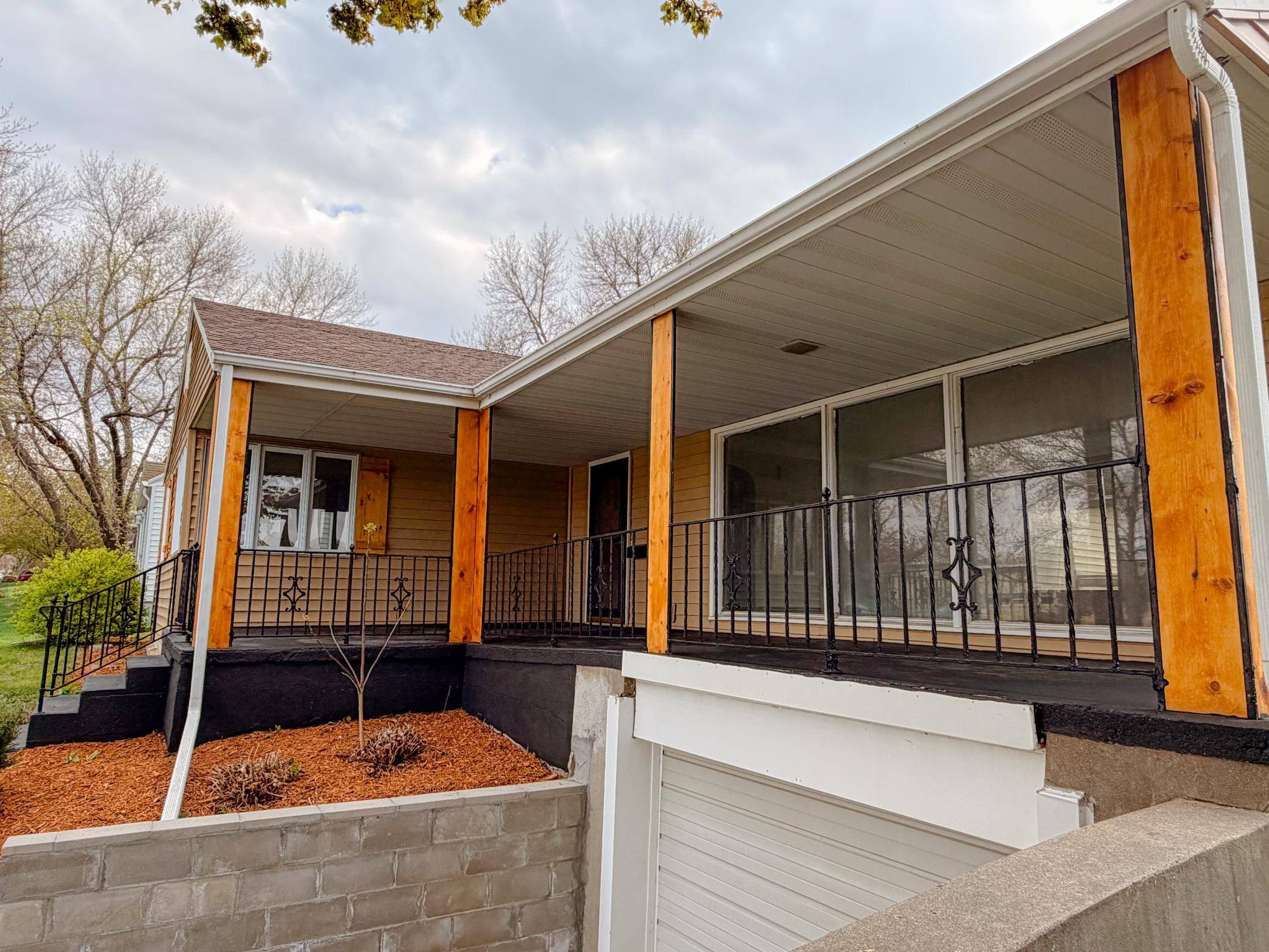 821 Park ST, Jackson, MN 56143